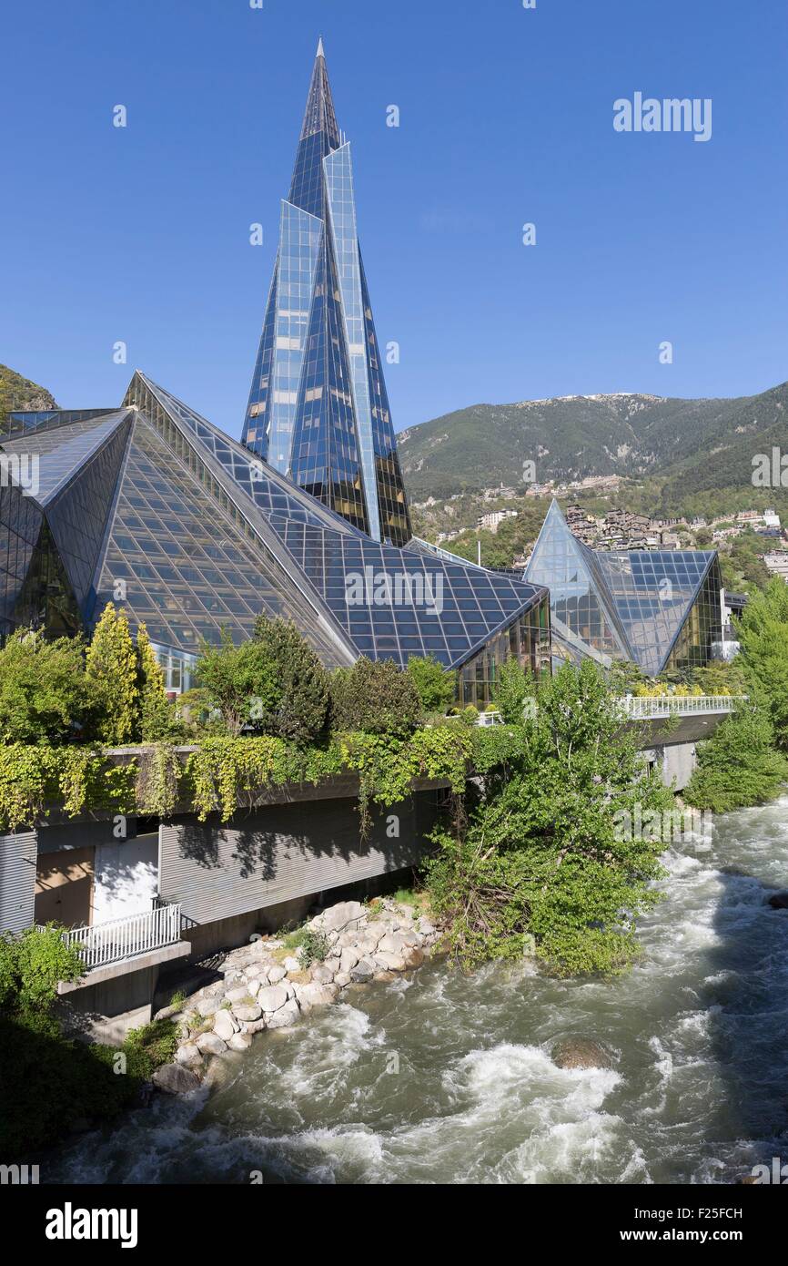 Andorra, Andorra La Vella, capitale dello stato di Andorra, Escaldes Engordany, centro termale Caldea e wellness resort dall'architetto Jean-Michel Ruols Foto Stock