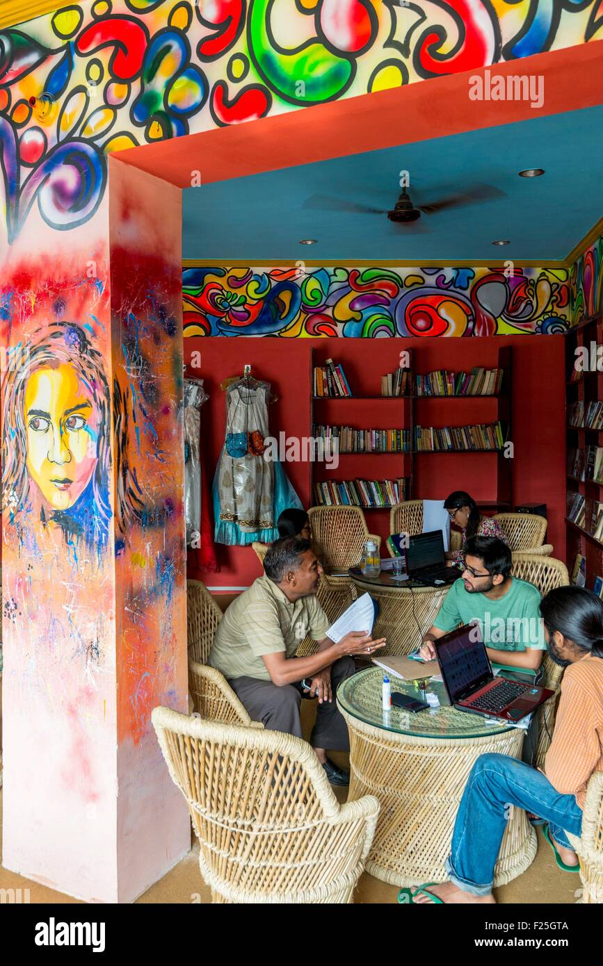 India, nello stato di Uttar Pradesh, Agra, il Sheroes ritrovo è un coffee shop gestiti da donne che sono state attaccate da acido Foto Stock