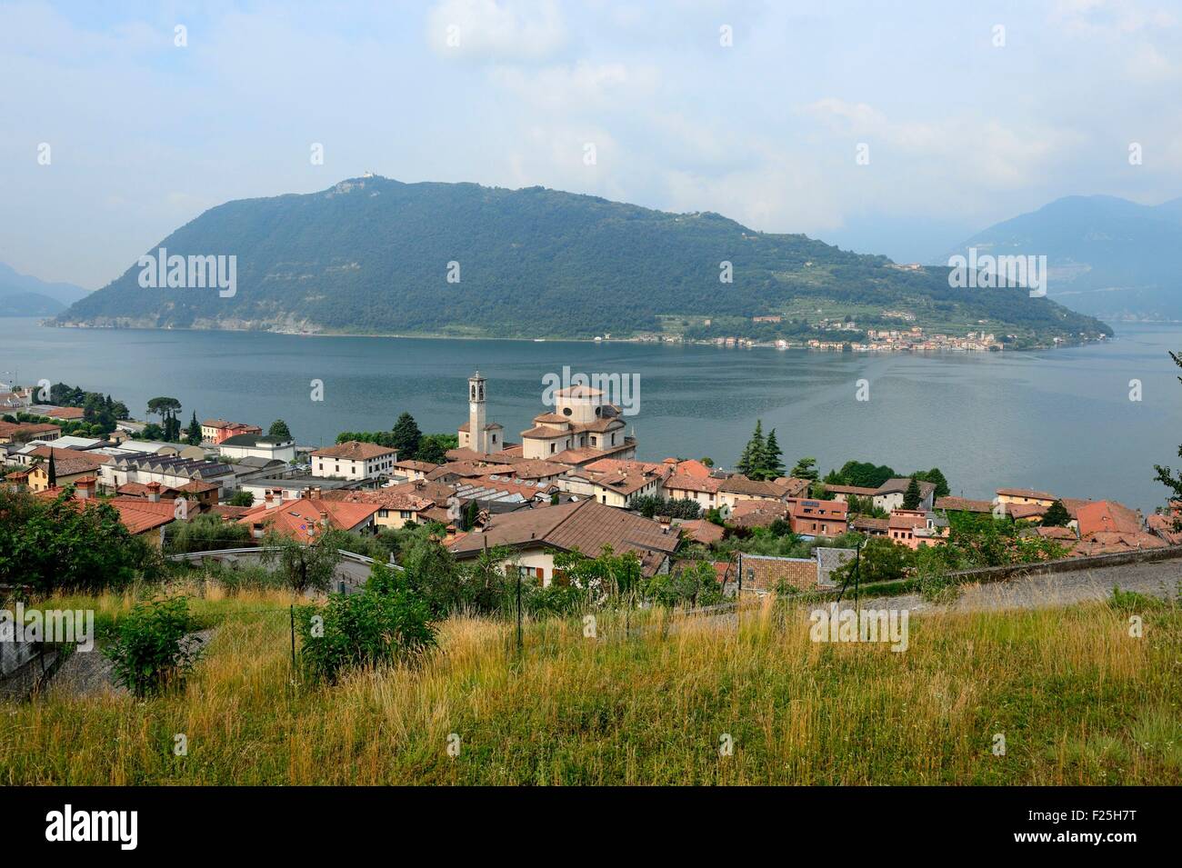 L'Italia, Lombardia, Lago d'Iseo, Marone e Monte Isola isola Foto Stock