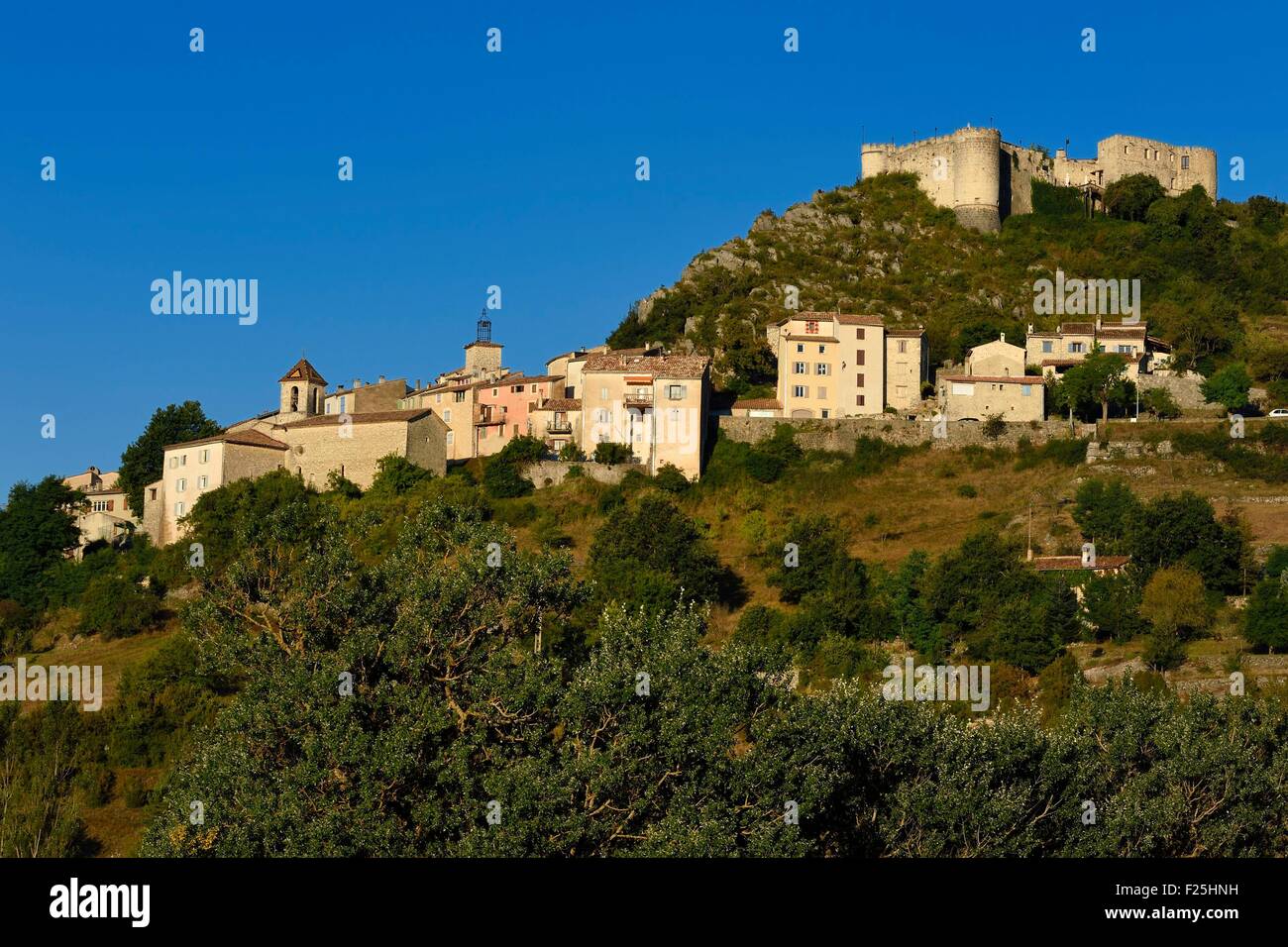 Francia, Var, Parc Naturel Regional du Verdon, il villaggio di Trigance Foto Stock