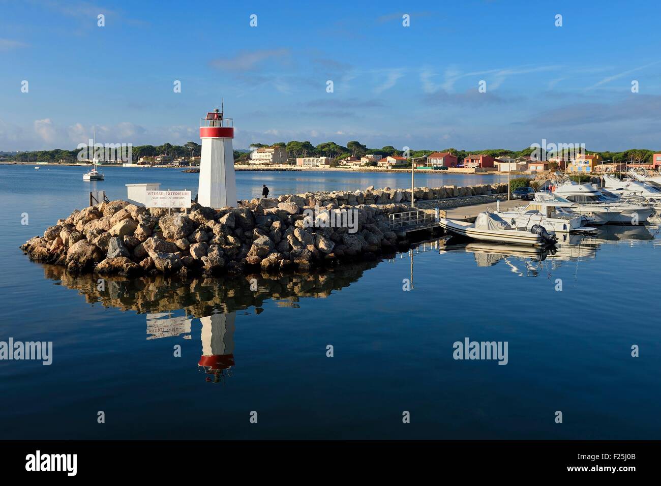 Francia, Var, Hyeres, lasciando la porta Foto Stock