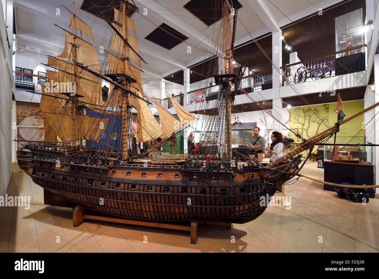 Francia, Var, Tolone, MusΘe national de la Marine (Marina Nazionale Museo), modello di formazione a 112scala del 74pistola nave Le Duquesne (1788-1805) Foto Stock