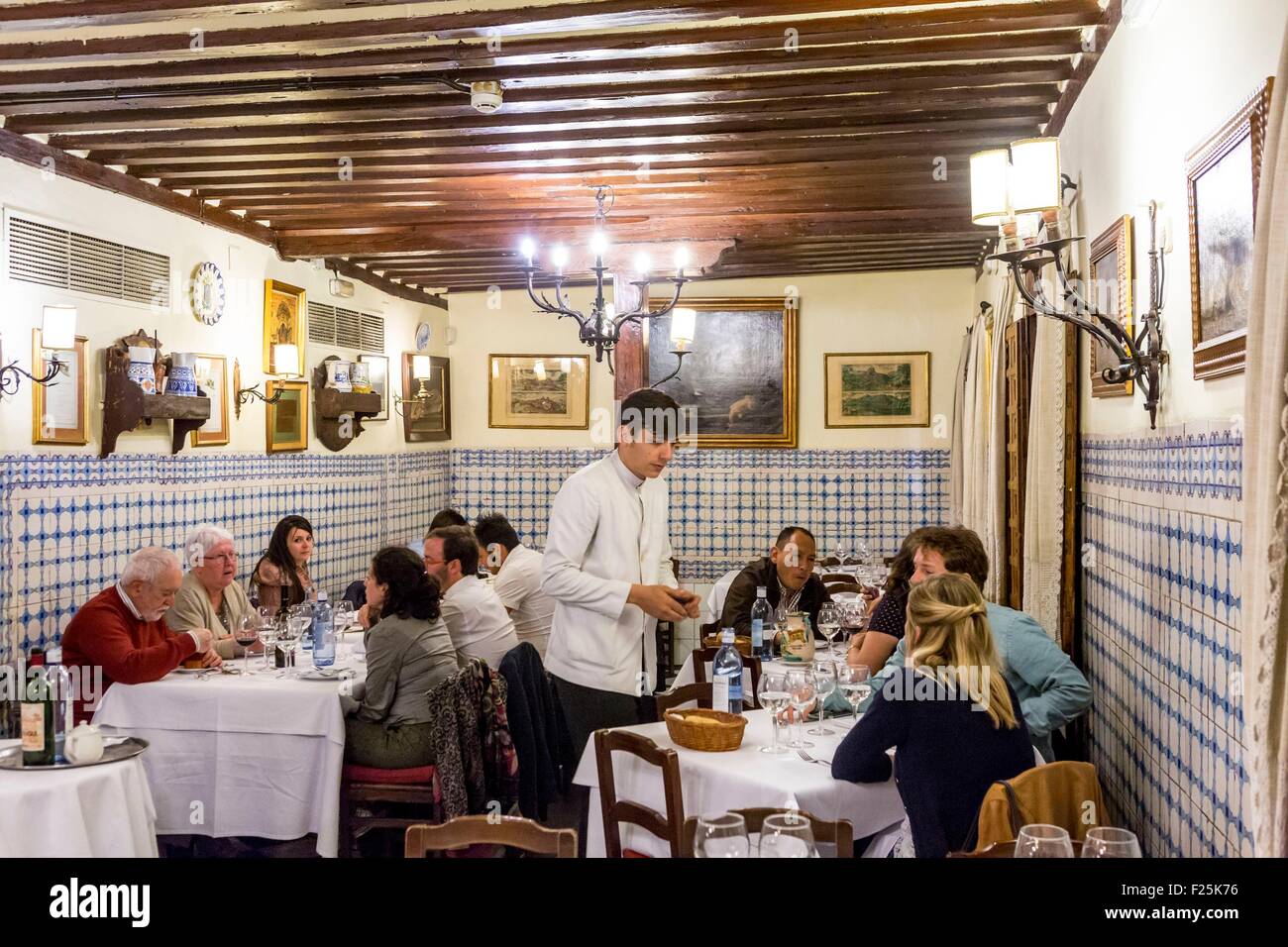 Spagna, Madrid, quartiere Latina, tipico ristorante Sobrino de Botin Foto Stock