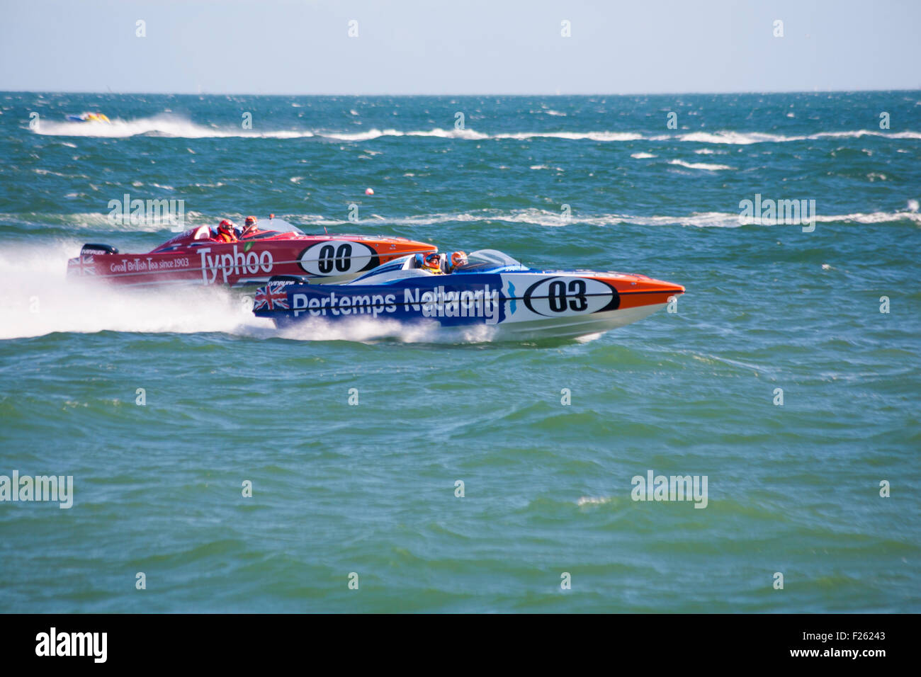 Bournemouth Dorset, Regno Unito. 12 settembre 2015. Grand Prix del mare a Bournemouth - il Powerboat P1 campionati con corse powerboat, come preparare i piloti a darsi battaglia per i titoli nazionali nel campionato finale round. Credito: Carolyn Jenkins/Alamy Live News Foto Stock