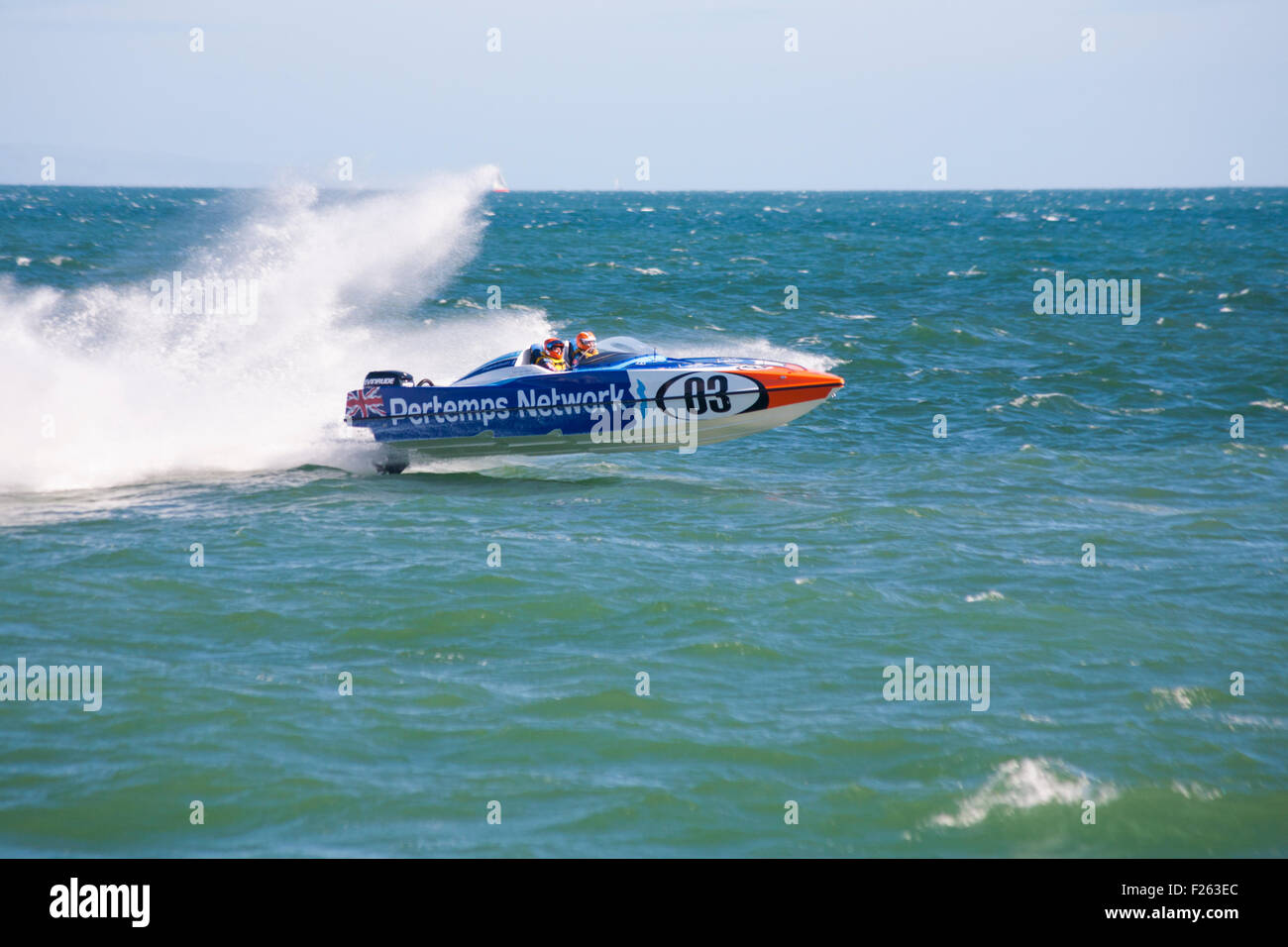 Bournemouth Dorset, Regno Unito. 12 settembre 2015. Grand Prix del mare a Bournemouth - il Powerboat P1 campionati con corse powerboat, come preparare i piloti a darsi battaglia per i titoli nazionali nel campionato finale round. Credito: Carolyn Jenkins/Alamy Live News Foto Stock