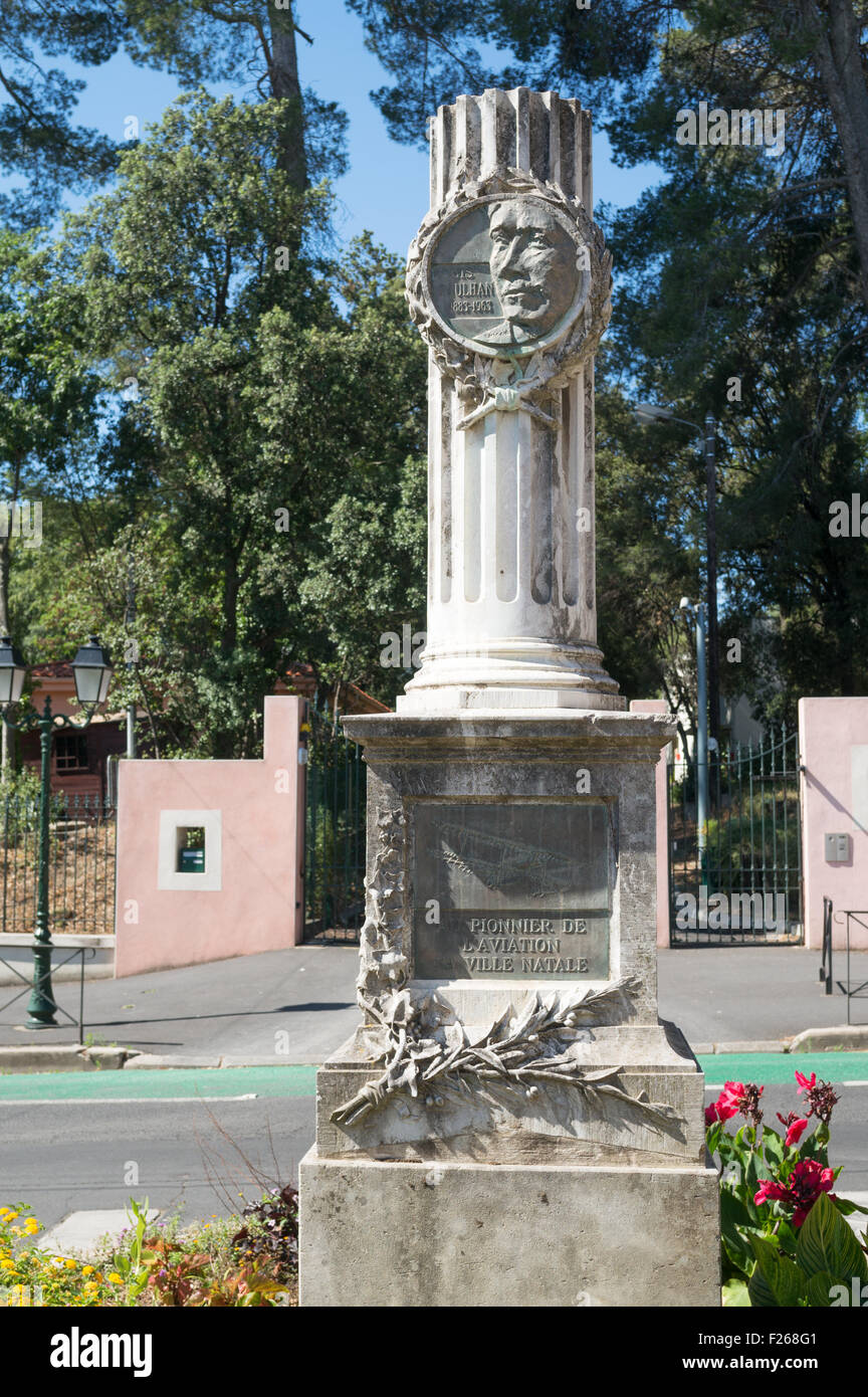 Memoriale di Louis Paulhan, aviatore pioniere, Pezenas, dipartimento dell'Hérault, Languedoc-Roussillon, Francia, Europa Foto Stock