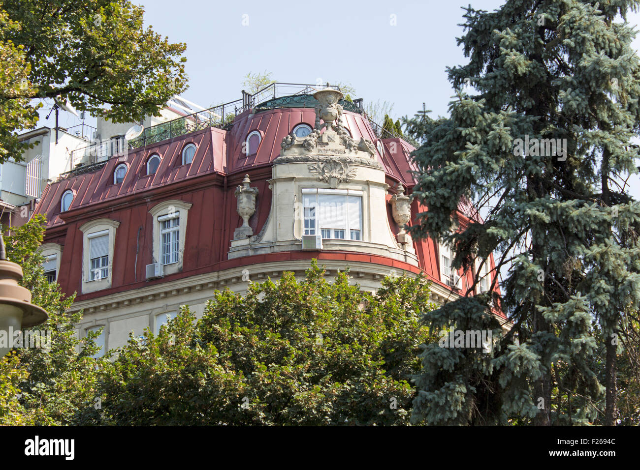 Mansarda di stile francese e edificio del 20's. Foto Stock