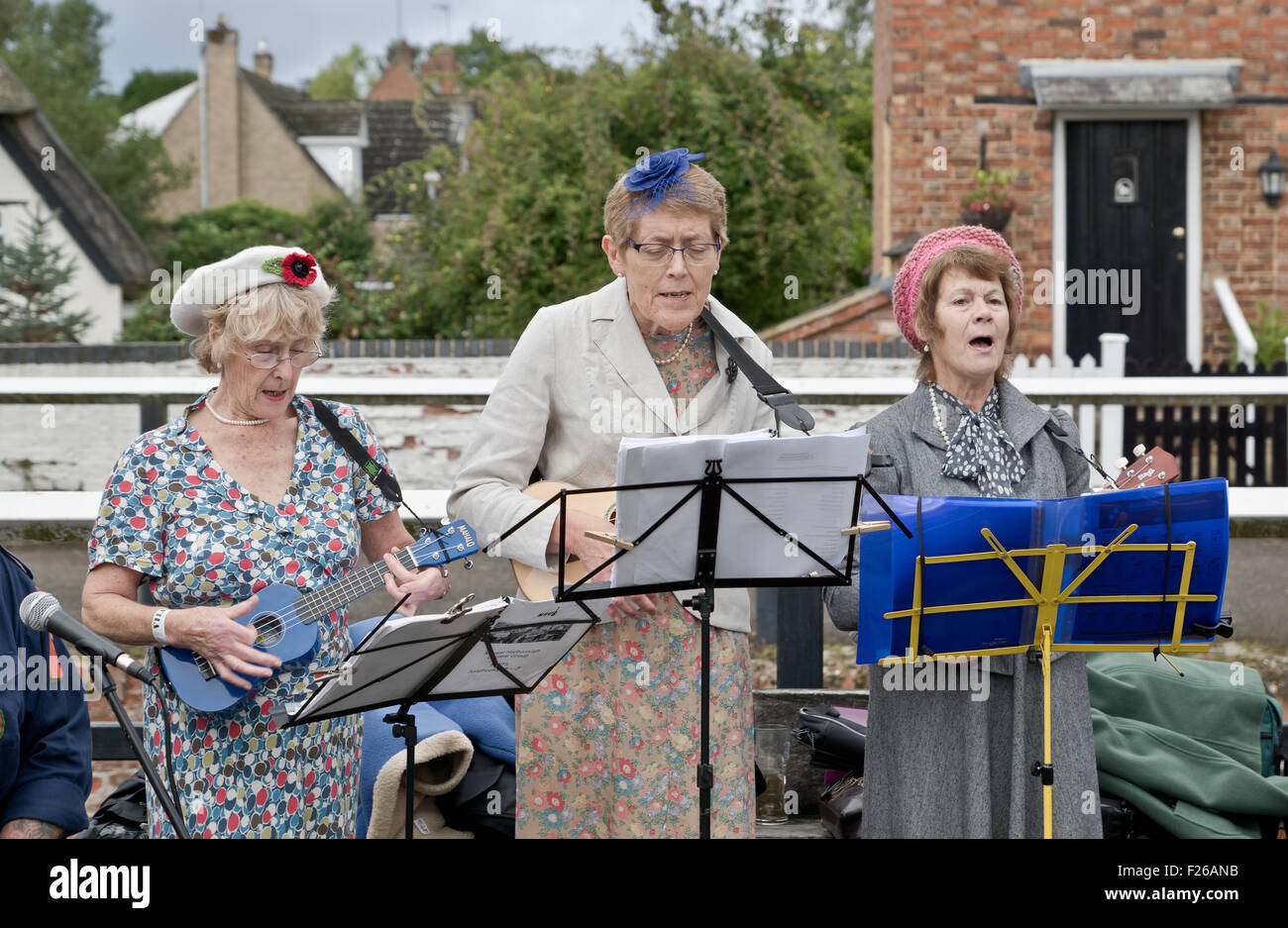Stoke Bruerne, Northamptonshire, Regno Unito. 12 Settembre, 2015. Villaggio in guerra 1940 rievocazione. Credito: Scott Carruthers/Alamy Live News Foto Stock