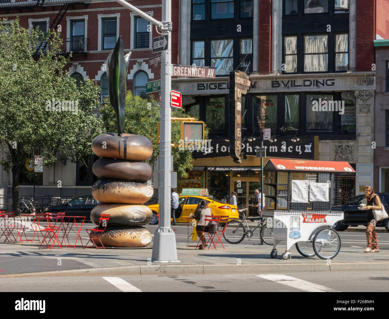 Bagel Scultura su Greenwich Avenue in New York, Stati Uniti d'America Foto Stock