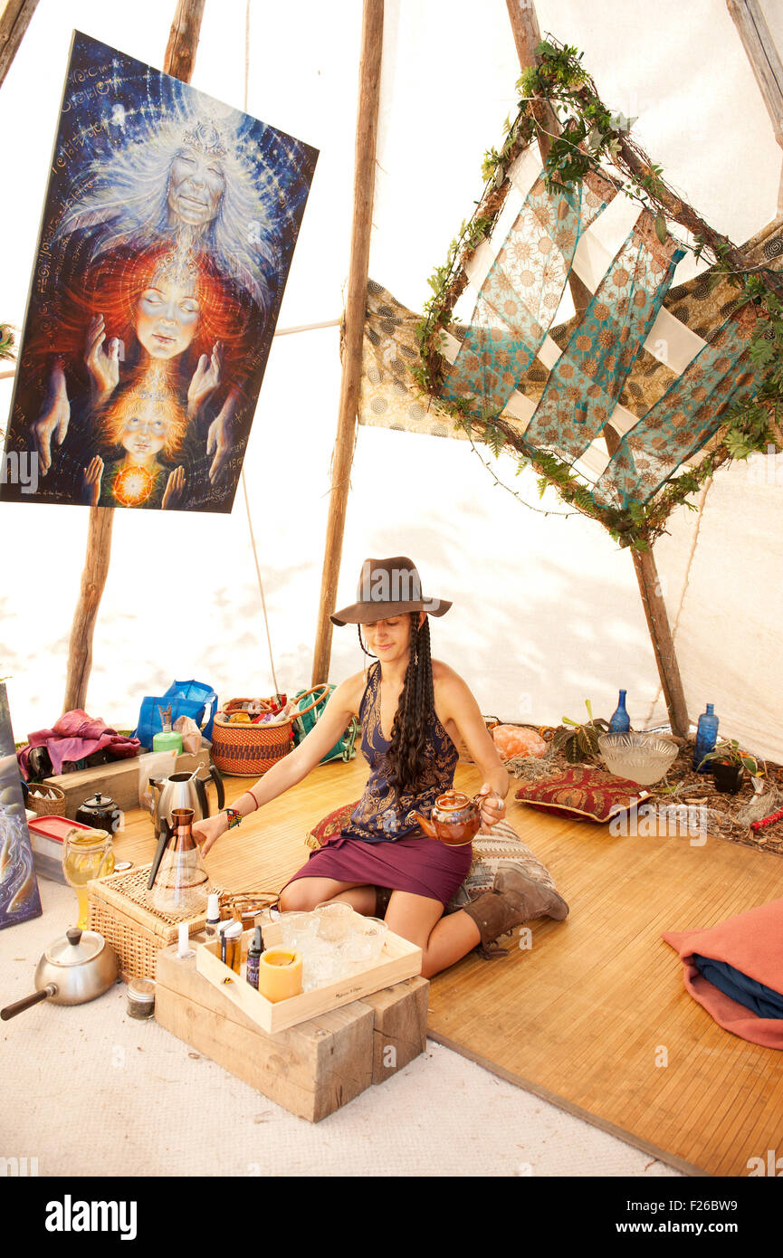 Beata Coast Festival di Yoga, e contro la cultura hippy festival. Squamish BC, Canada Foto Stock