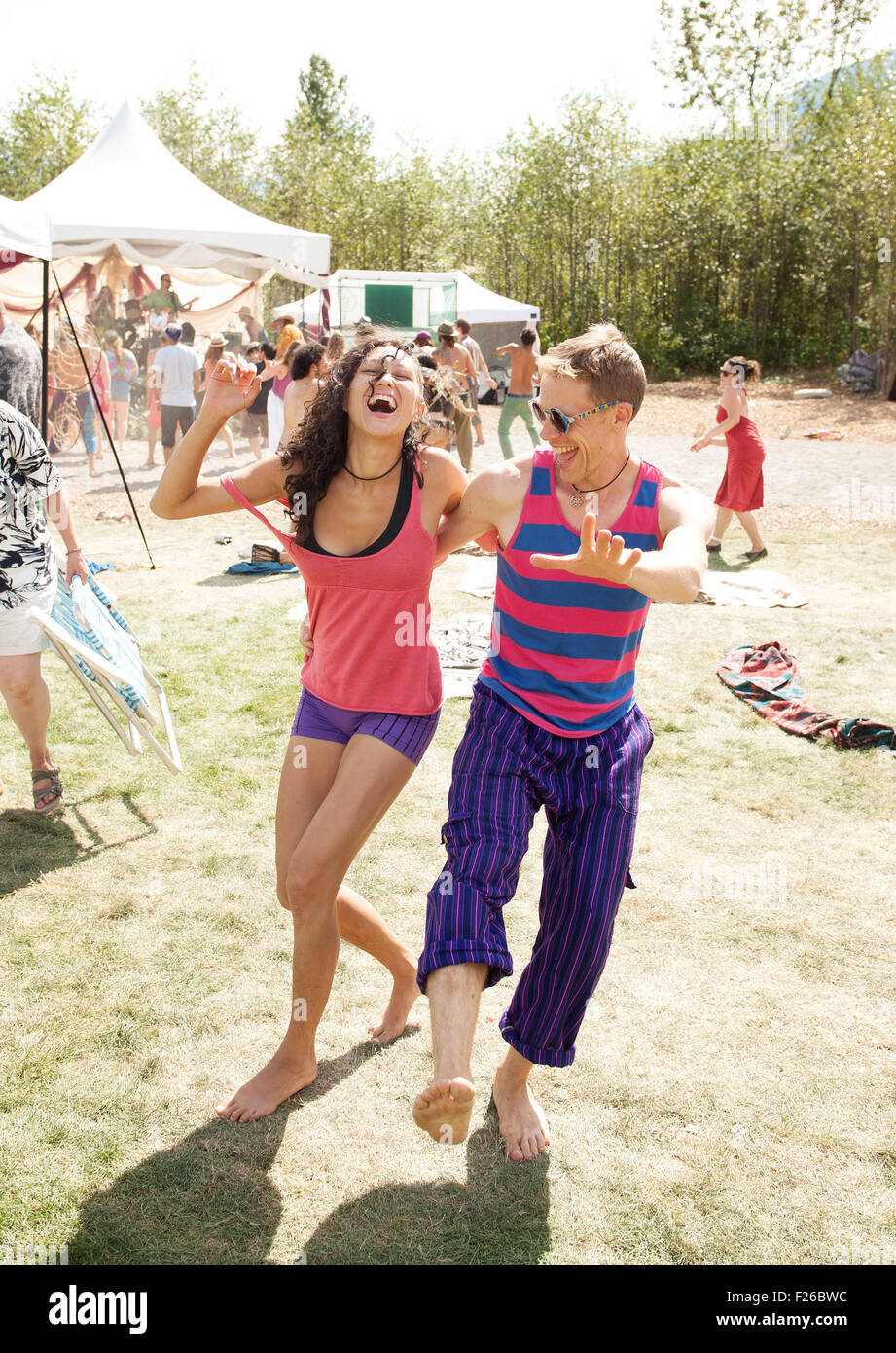 Beata Coast Festival di Yoga, e contro la cultura hippy festival. Squamish BC, Canada Foto Stock