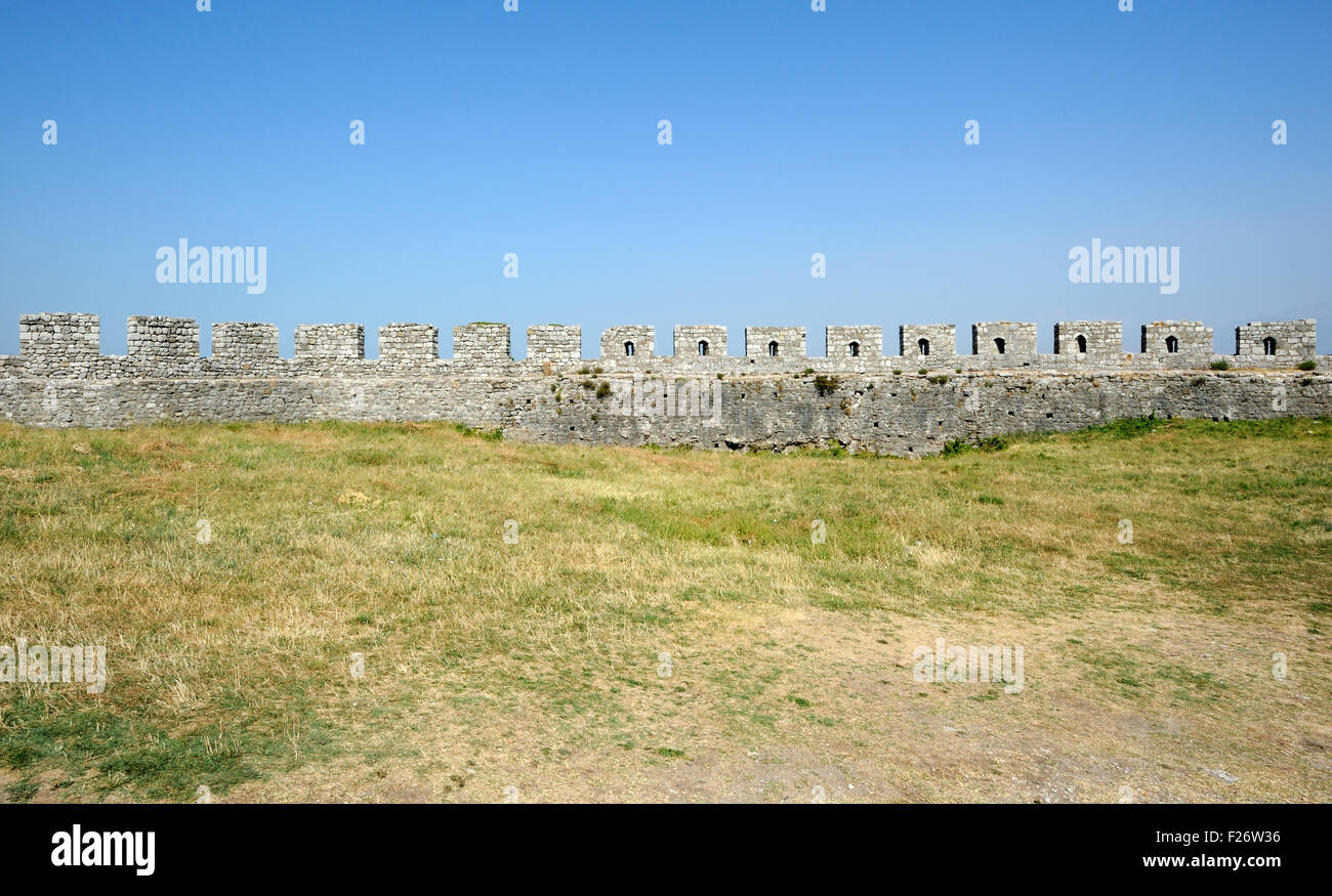 Merli sulle pareti del castello di Rozafa, Kalaja e Rozafës. Shkodër, Albania. Foto Stock