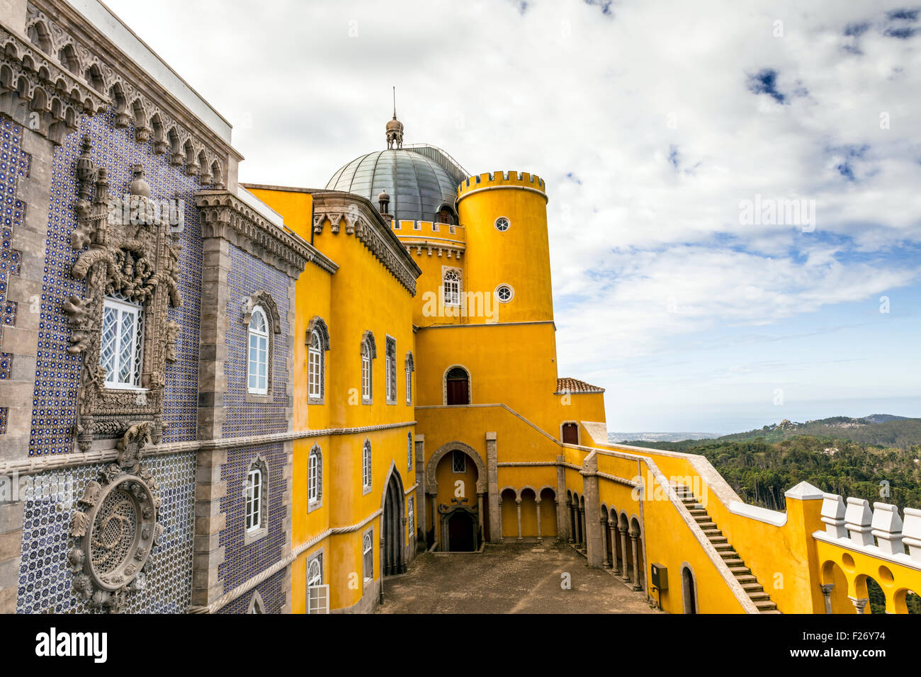 Palazzo di Pena, o 'Castelo da Pena' come è più comunemente noto, Portogallo, Sintra. Foto Stock