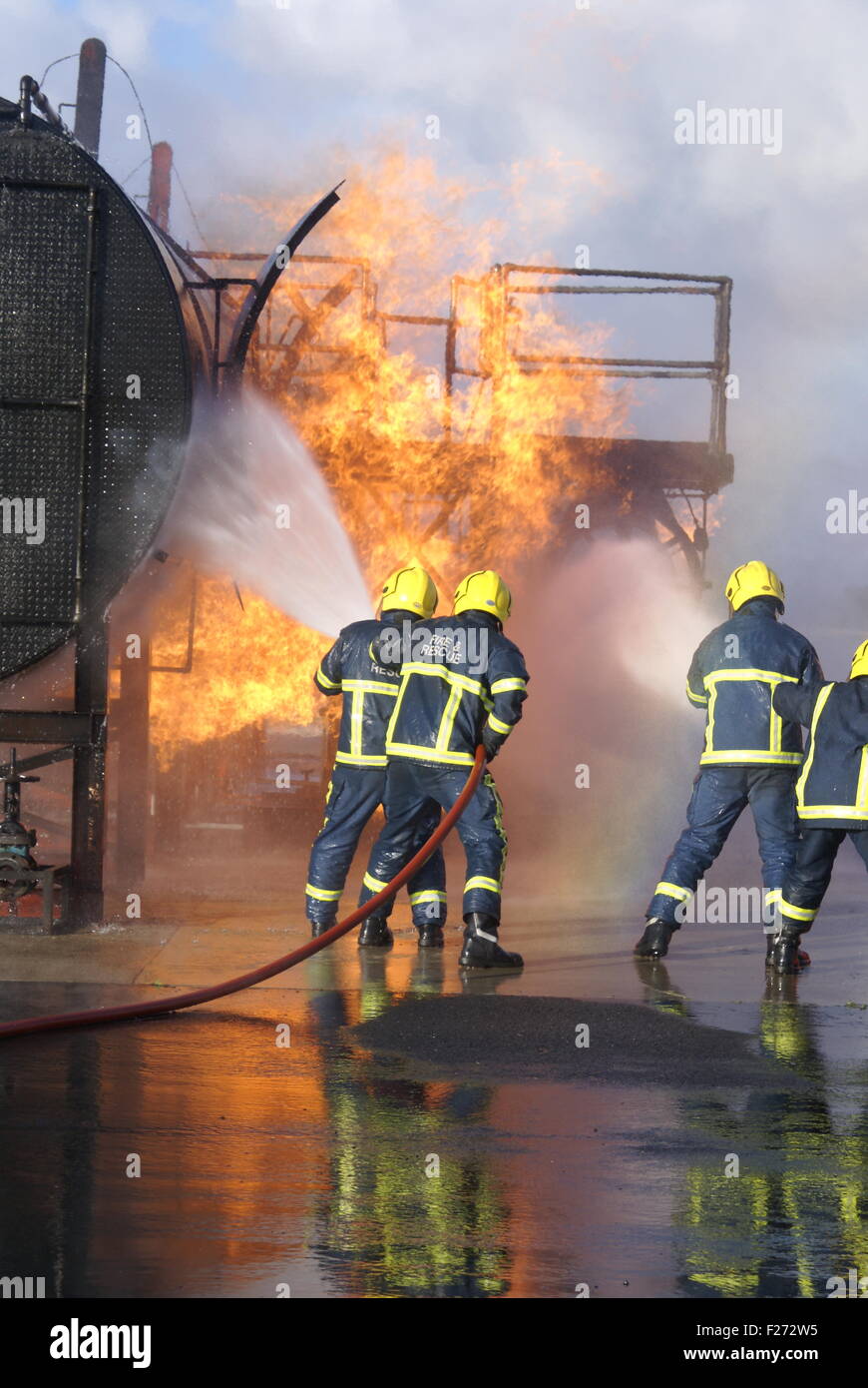 Fire fighter a incidente di grandi dimensioni Foto Stock