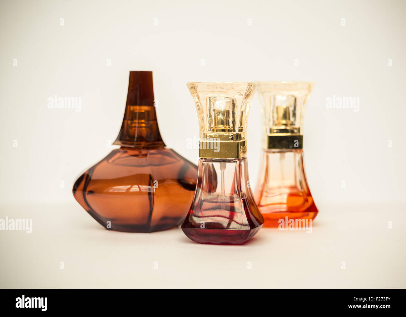 Bottiglie di profumo Foto Stock