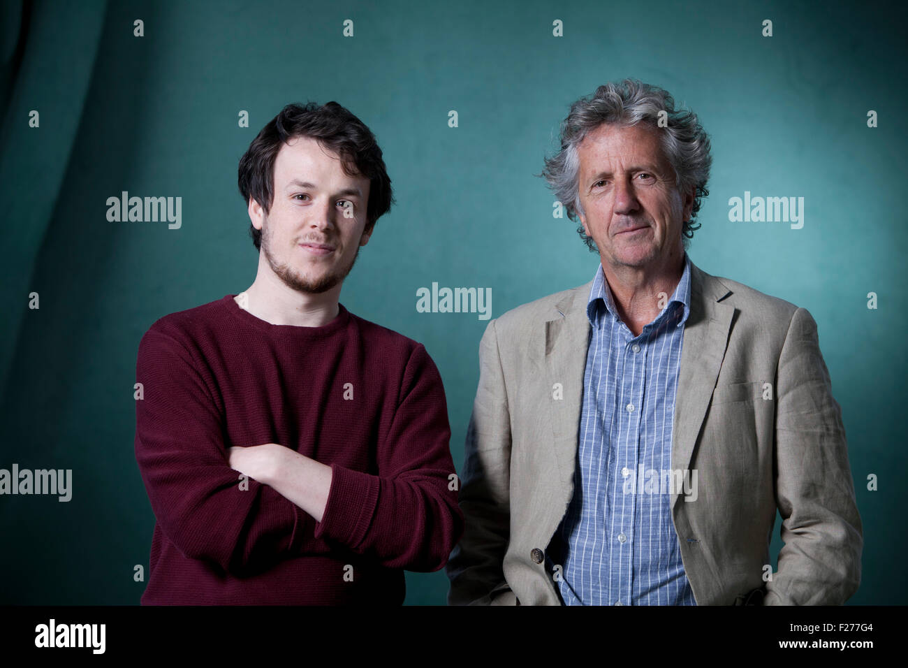Niall Campbell, il poeta Scozzese (sinistra) e Blake Morrison, compagno britannico poeta e autore, a Edinburgh International Book Festival 2015. Edimburgo, Scozia. Il 22 agosto 2015 Foto Stock