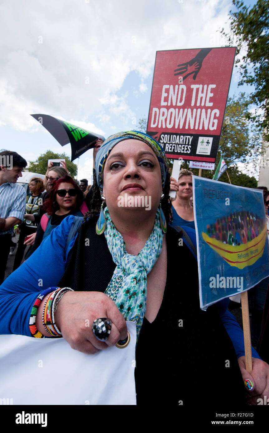 Migliaia marzo attraverso strade di Londra unisce in solidarietà con la crisi dei rifugiati del 15 settembre 2015. Foto Stock