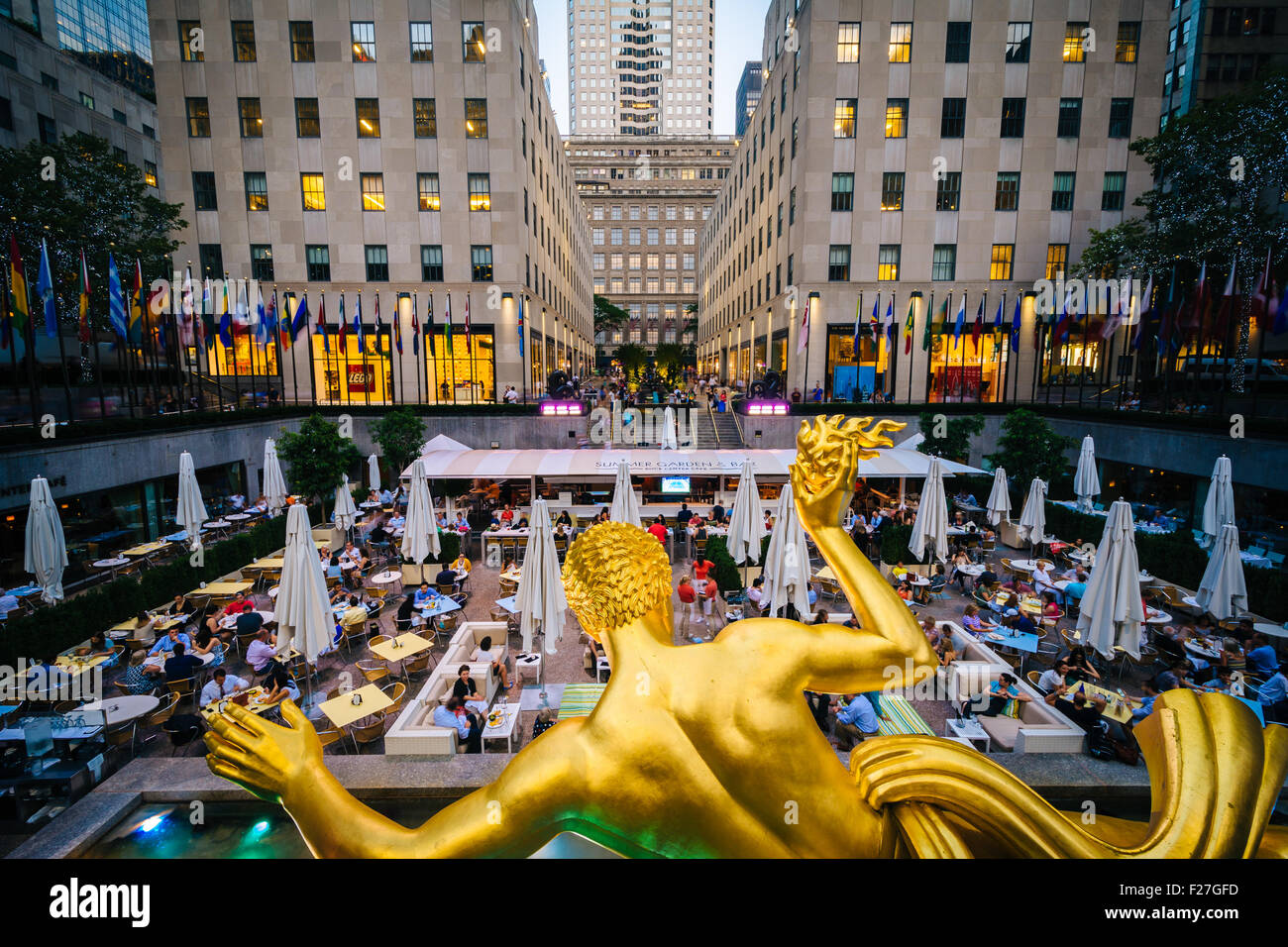 Vista di Rockefeller Plaza, in Midtown Manhattan, New York. Foto Stock