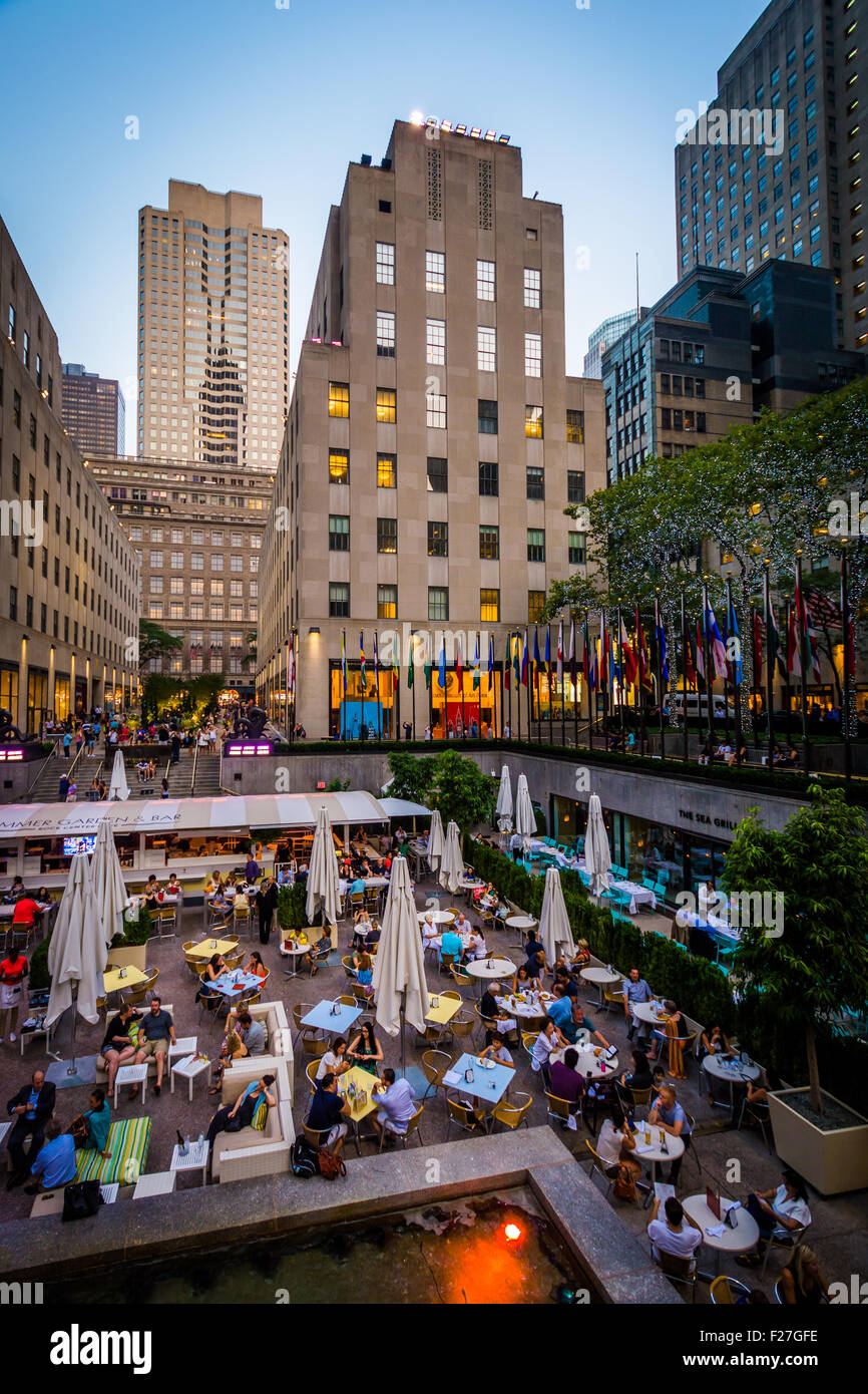 Vista di Rockefeller Plaza, in Midtown Manhattan, New York. Foto Stock
