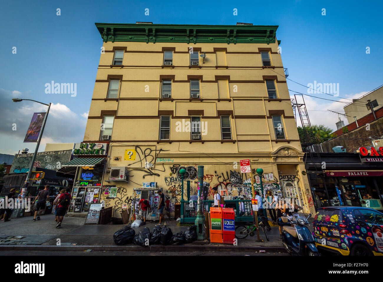 Edifici sulla 7th Street, a Williamsburg, Brooklyn, New York. Foto Stock