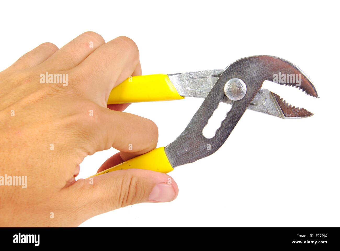 Mano con scanalatura pinze isolate su sfondo bianco Foto Stock