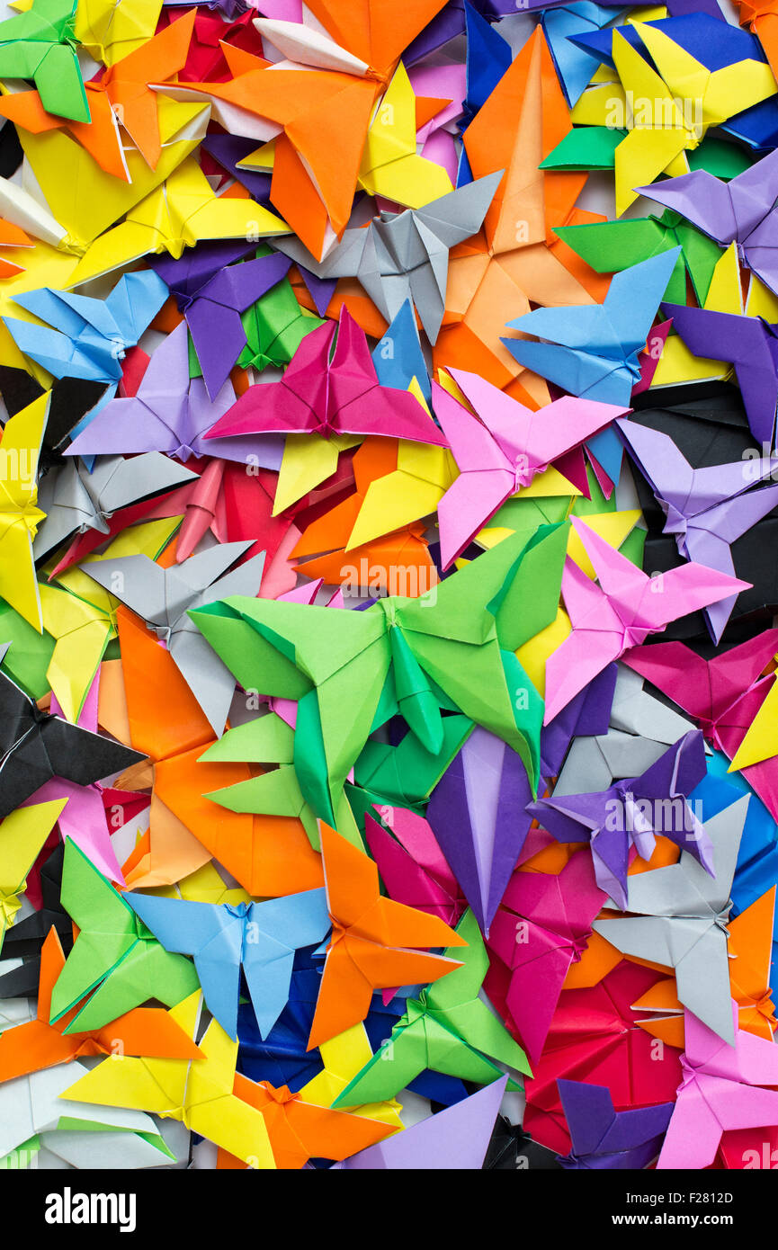 Colorata carta origami farfalle Foto Stock