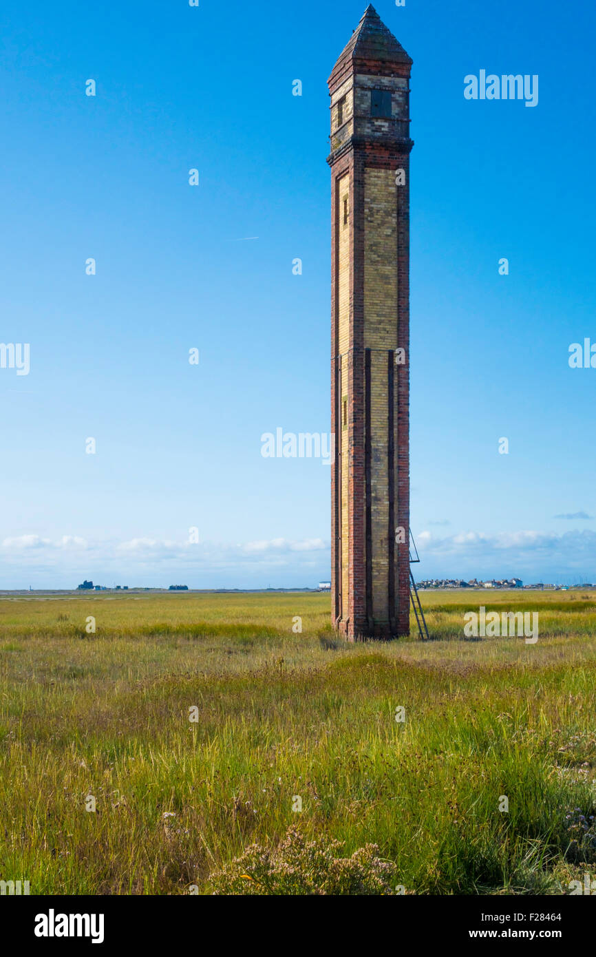 Un conservati storico in mattoni costruito faro Rampside Furness Cumbria. Foto Stock