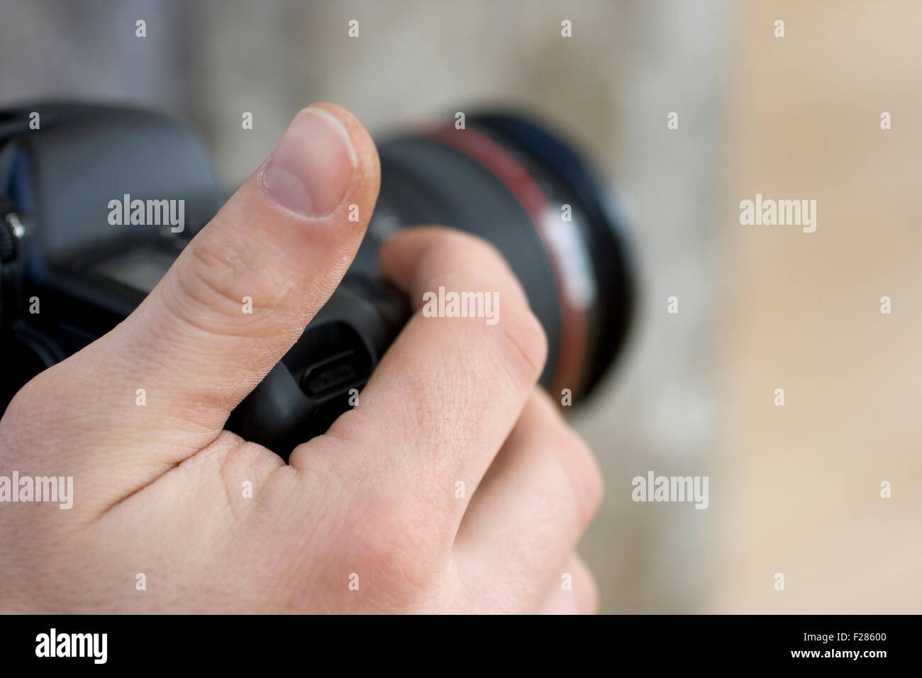 Fotografo scatta una foto con dsrl Foto Stock