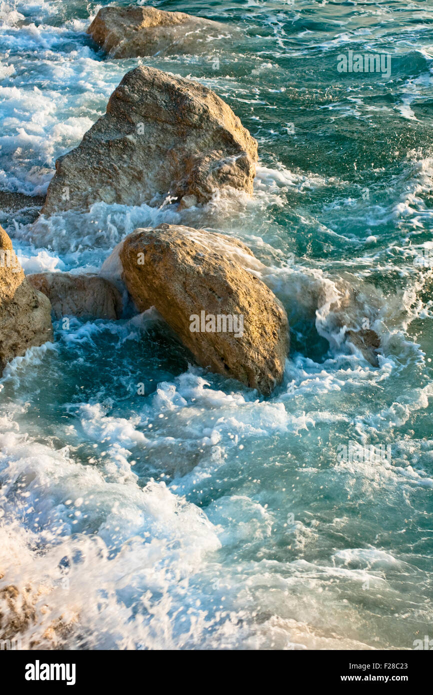 Rocce nel mare, Platia Amos - Cefalonia, Grecia Foto Stock