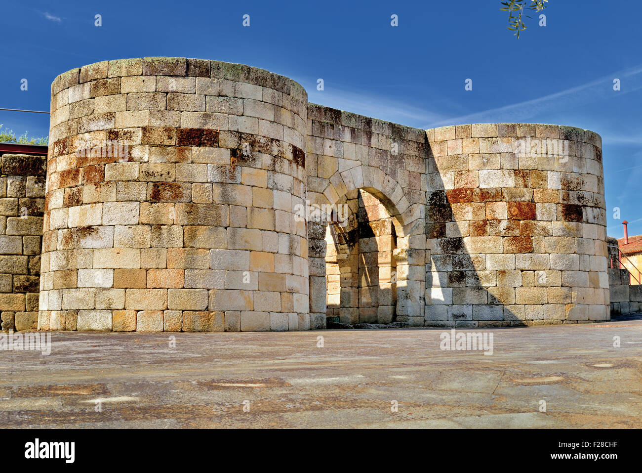 Portogallo: gateway storico dell'ex muro romano (IV secolo) in Idanha-a-Velha Foto Stock