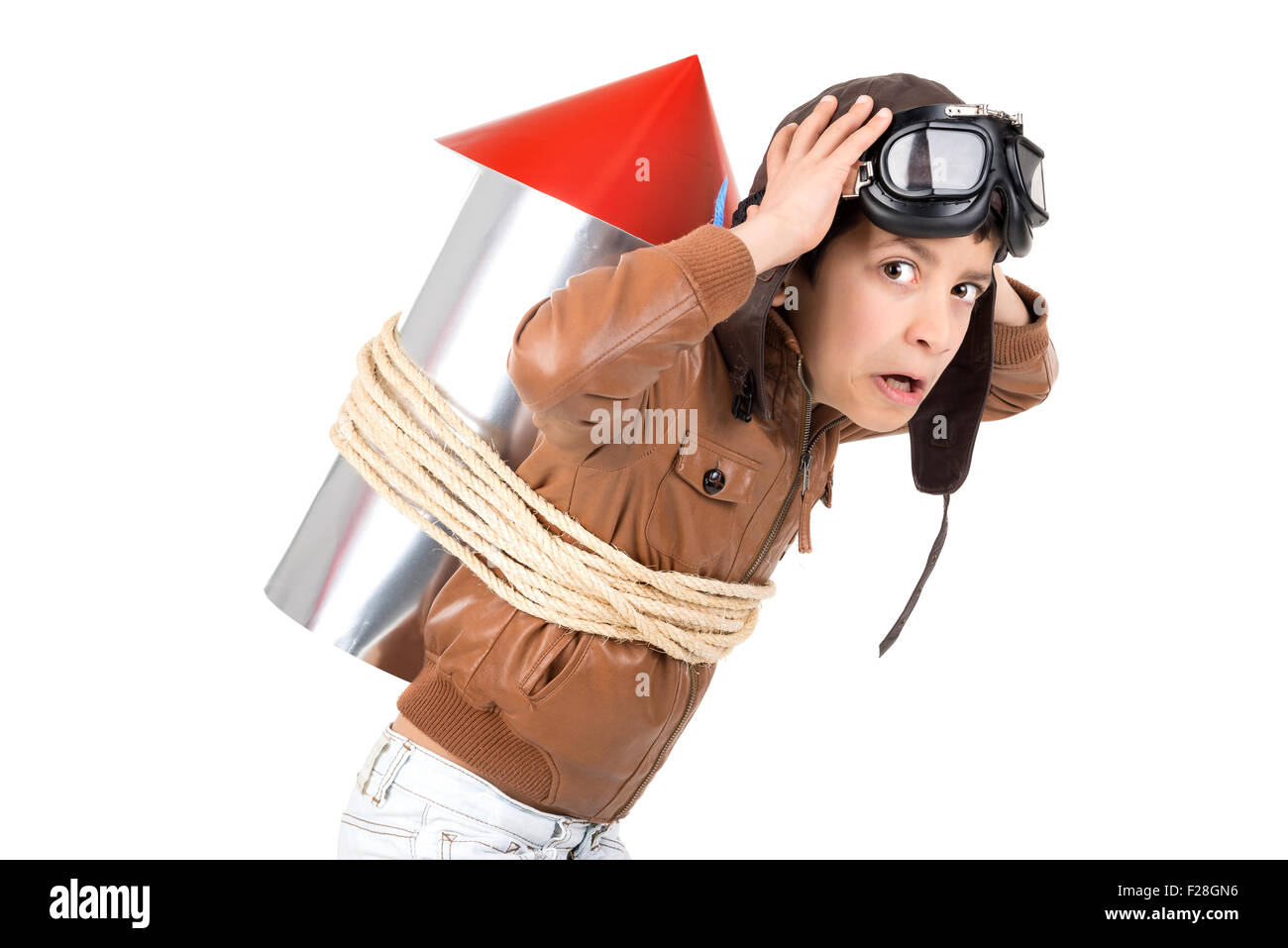 Ragazzo con fatti in casa rocket pronti per l'avventura Foto Stock