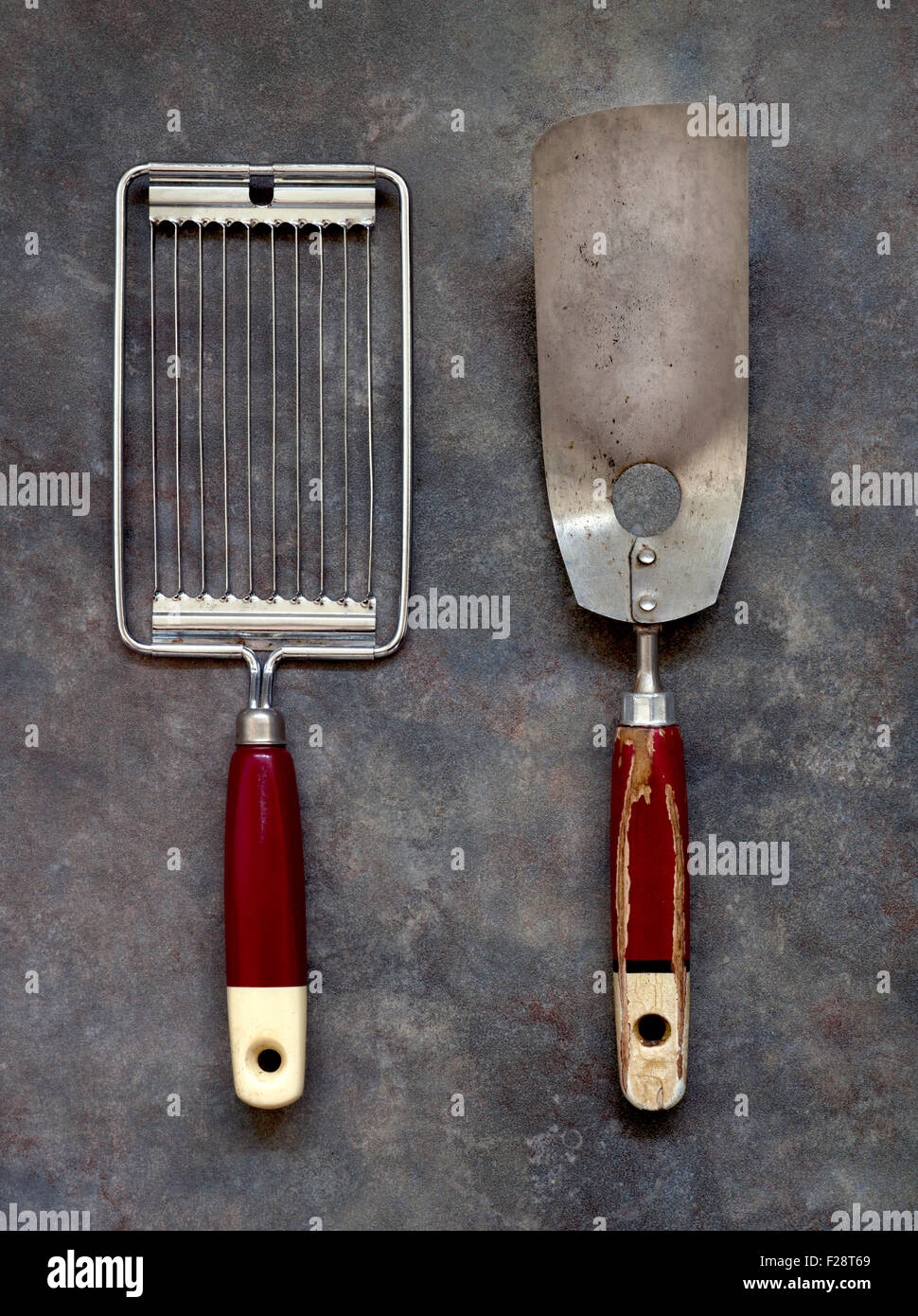 Cucina Vintage Gadget - Slicer e spatola Foto Stock