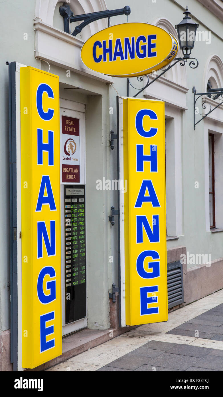 Un cambio valuta negozio in un paese europeo. Foto Stock