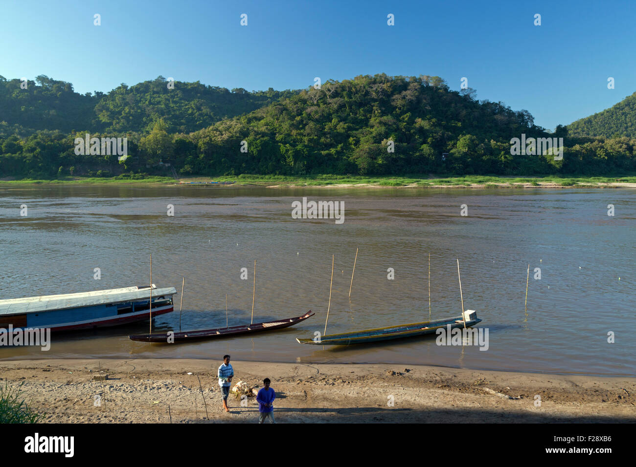 Barche sul fiume Mekong, Luang Prabang, Laos Foto Stock