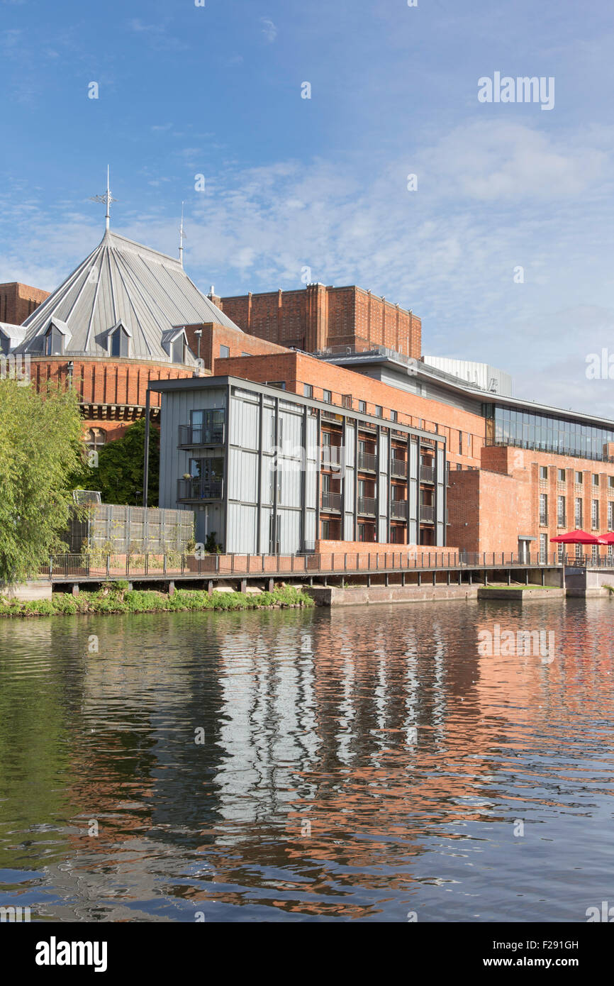 Il Royal Shakespeare Theatre, sulle rive del fiume Avon, Stratford upon Avon, Warwickshire, Inghilterra, Regno Unito Foto Stock