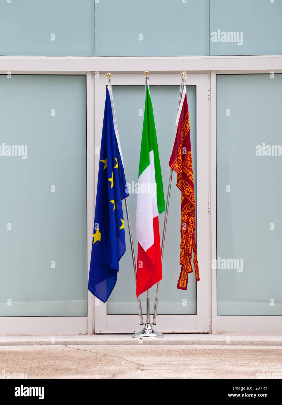Bandiere d'Italia, Venezia e le Nazioni Unite unione Foto Stock