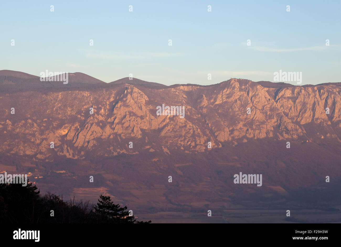 Vista della montagna sloveno, Valle del Vipava Foto Stock