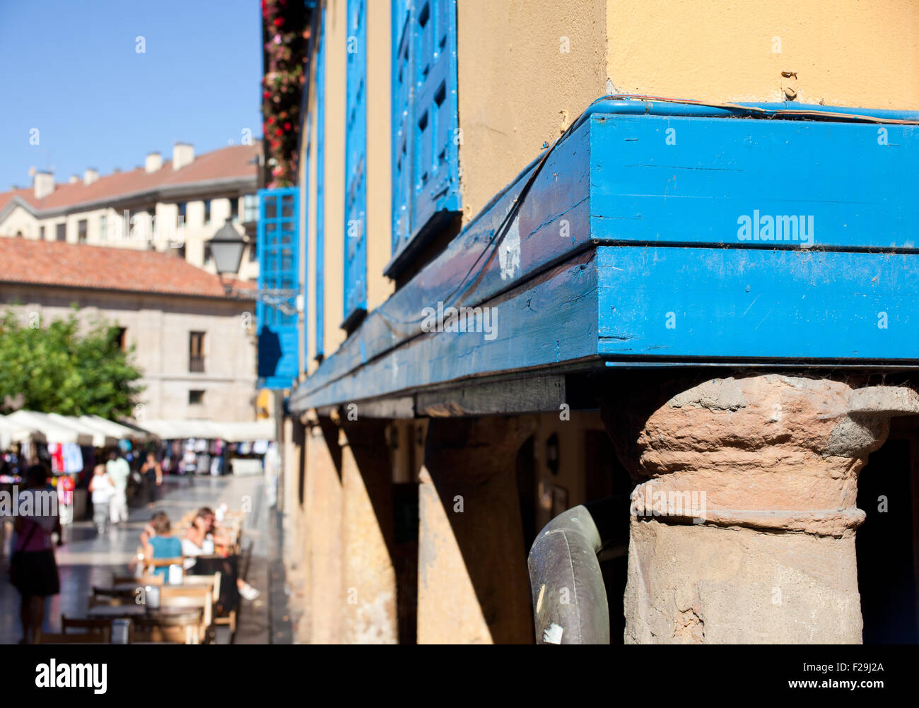 Colonna di un famoso edificio a Oviedo Foto Stock