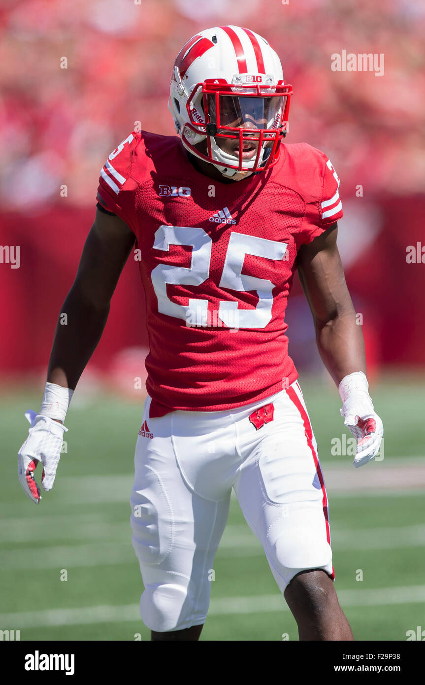 12 settembre 2015: Wisconsin Badgers cornerback Derrick Tindal #25 durante il NCAA Football gioco tra il Miami (Ohio) Redhawks e Wisconsin Badgers a Camp Randall Stadium di Madison, WI. Wisconsin sconfitto Miami (Ohio) 58-0. John Fisher/CSM Foto Stock