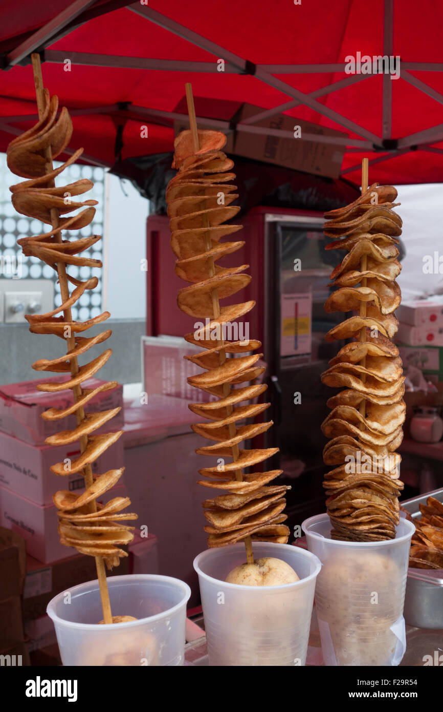 Tornado chip 'potato su un bastone' street food Foto Stock
