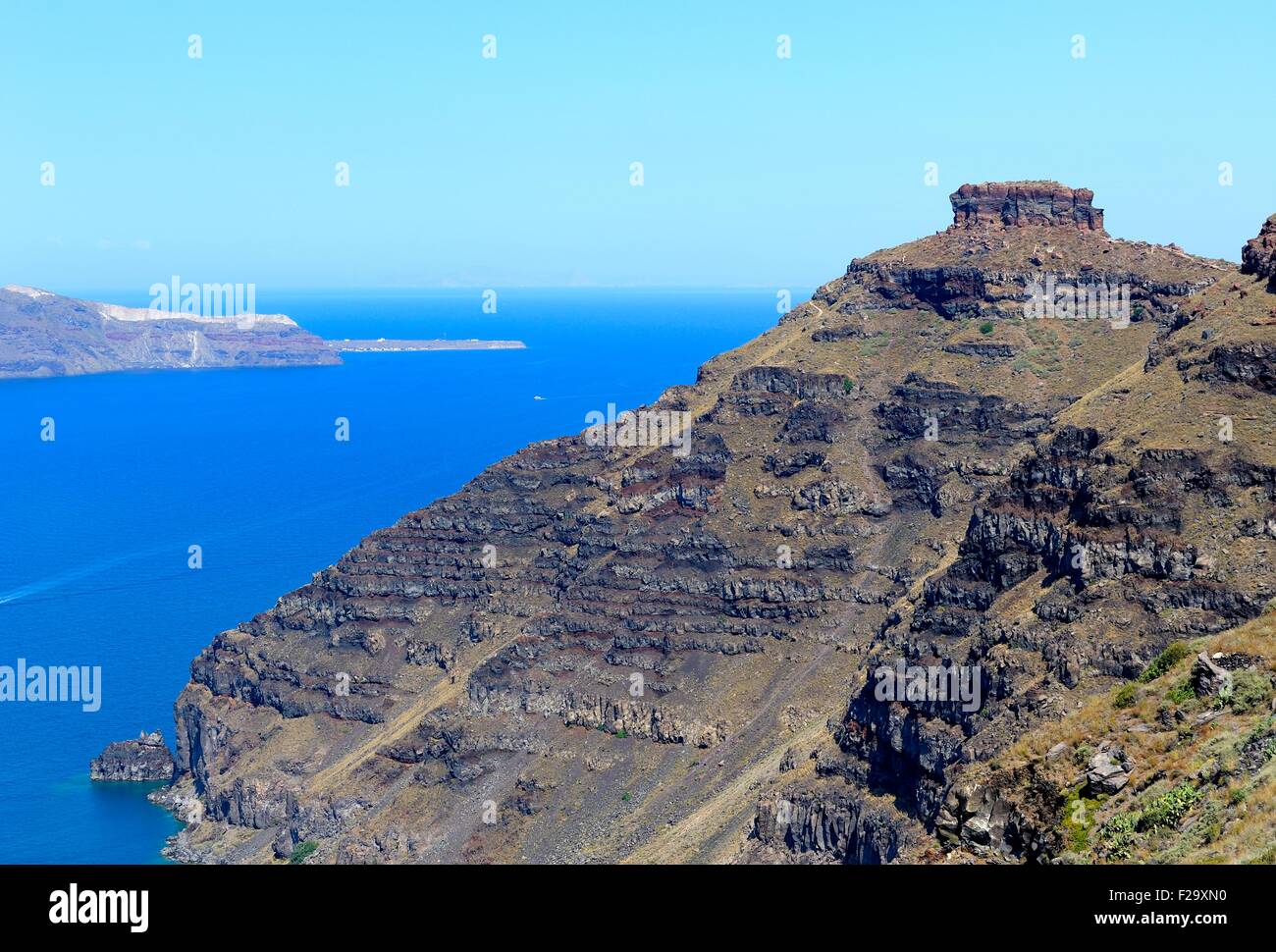 Skaros rock un attrazione turistica dell'isola di Santorini Grecia Foto Stock