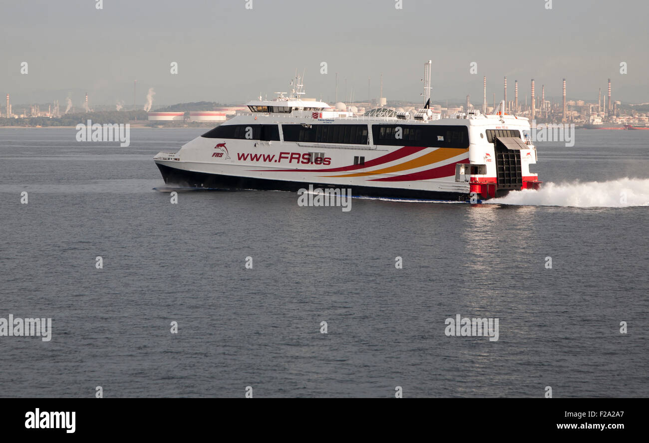 FRS traghetto veloce avvicinamento Porto di Algeciras, Spagna Foto Stock