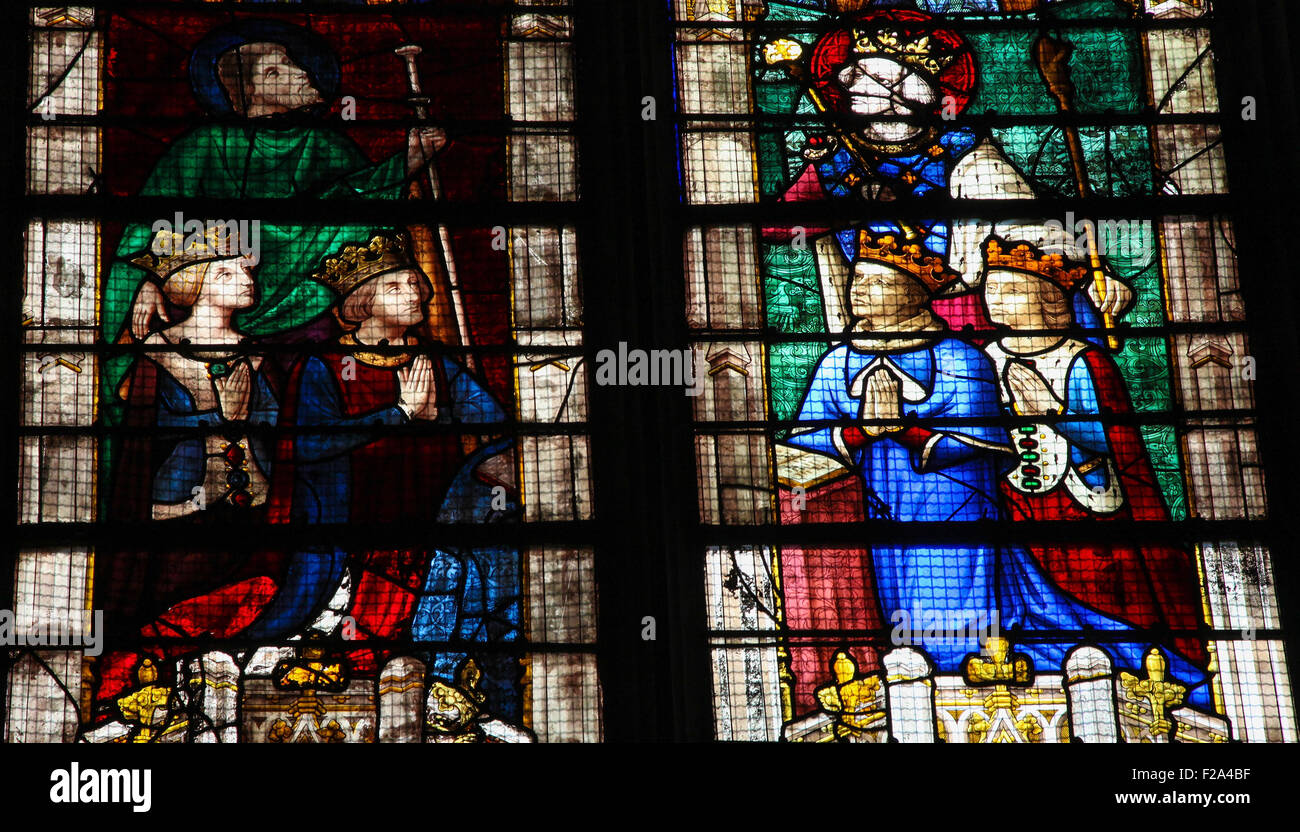 Finestra di vetro colorato di Luigi di Borbone nel Vendome cappella nella Cattedrale di Nostra Signora di Chartres, Francia Foto Stock