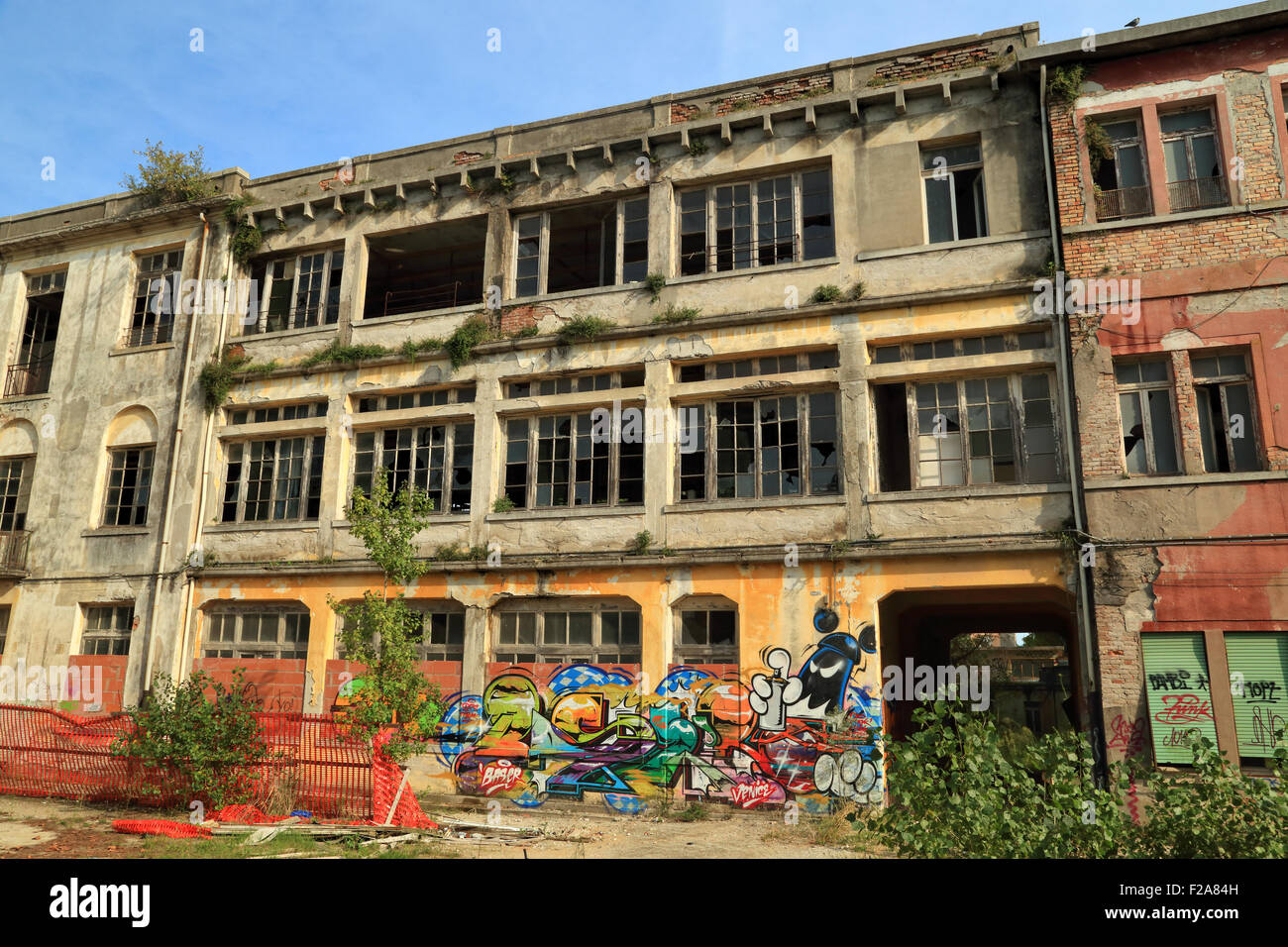 Gli edifici abbandonati dell'ex ospedale 'Ospedale al mare' al Lido di Venezia Foto Stock