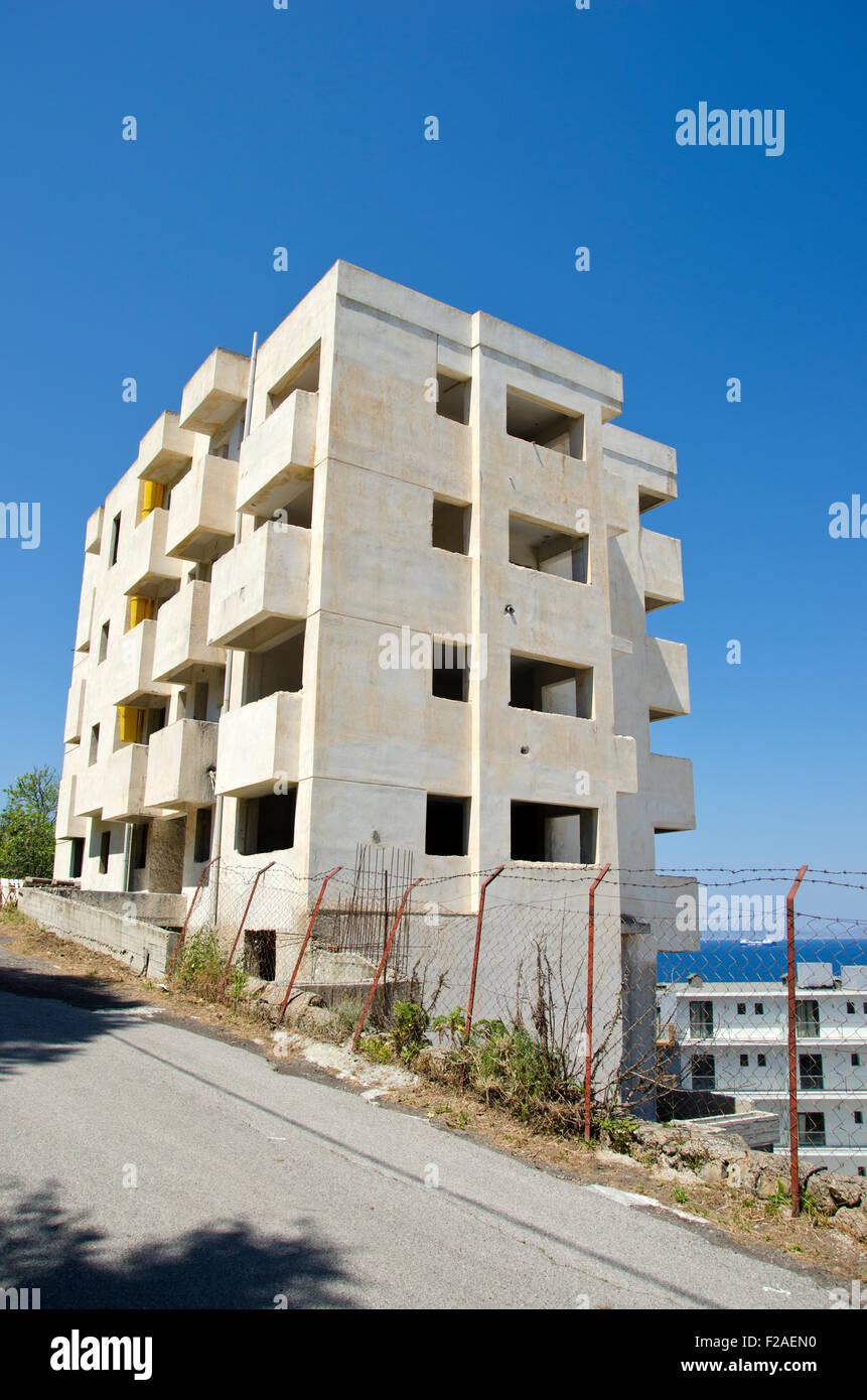 Il blocco nuovo edificio nell' isola di Rodi, Grecia Foto Stock