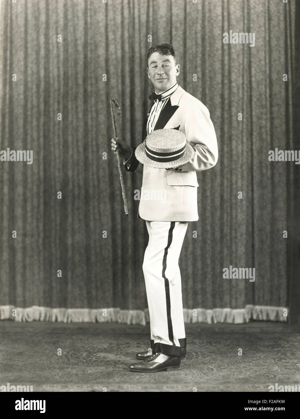Il canto e la danza l'uomo (OLVI008 OU397 F) Foto Stock