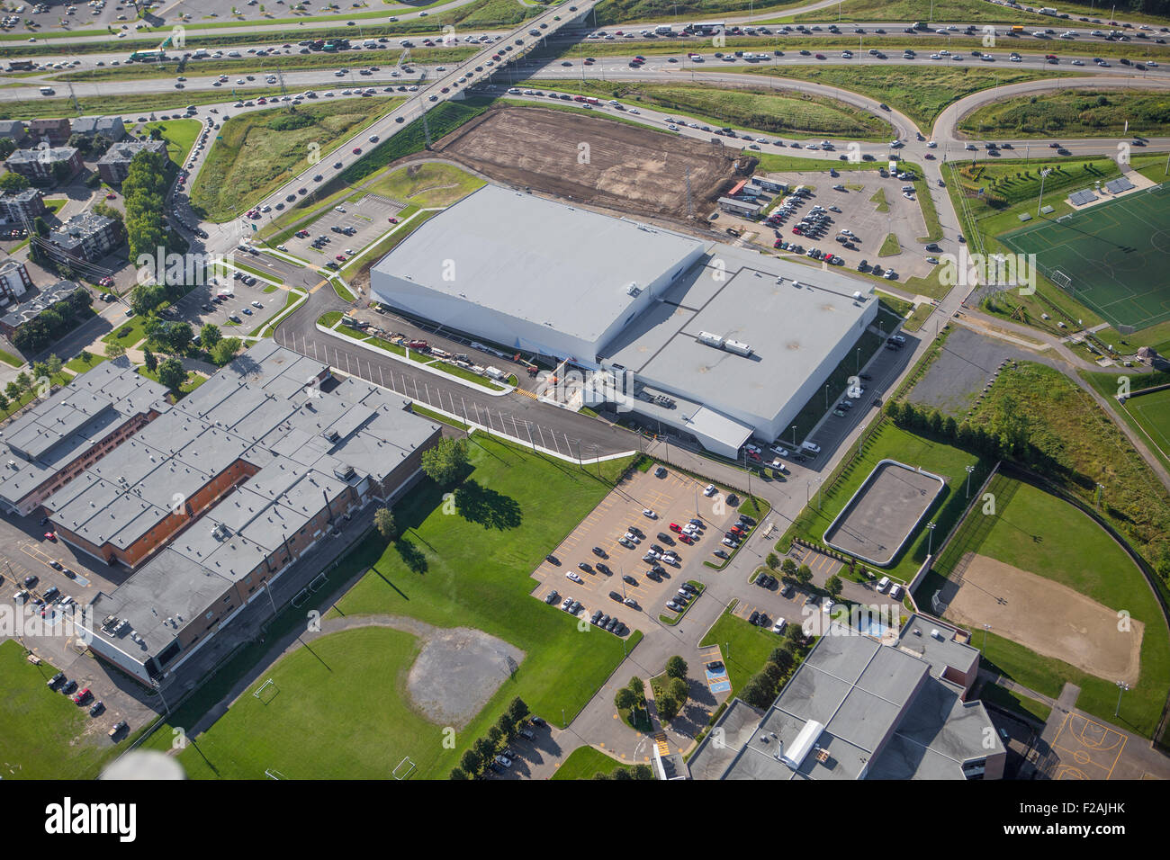 Centre sportif Marc Simoneau (Arena Giffard) è raffigurato in questa foto aerea nella città di Québec Foto Stock