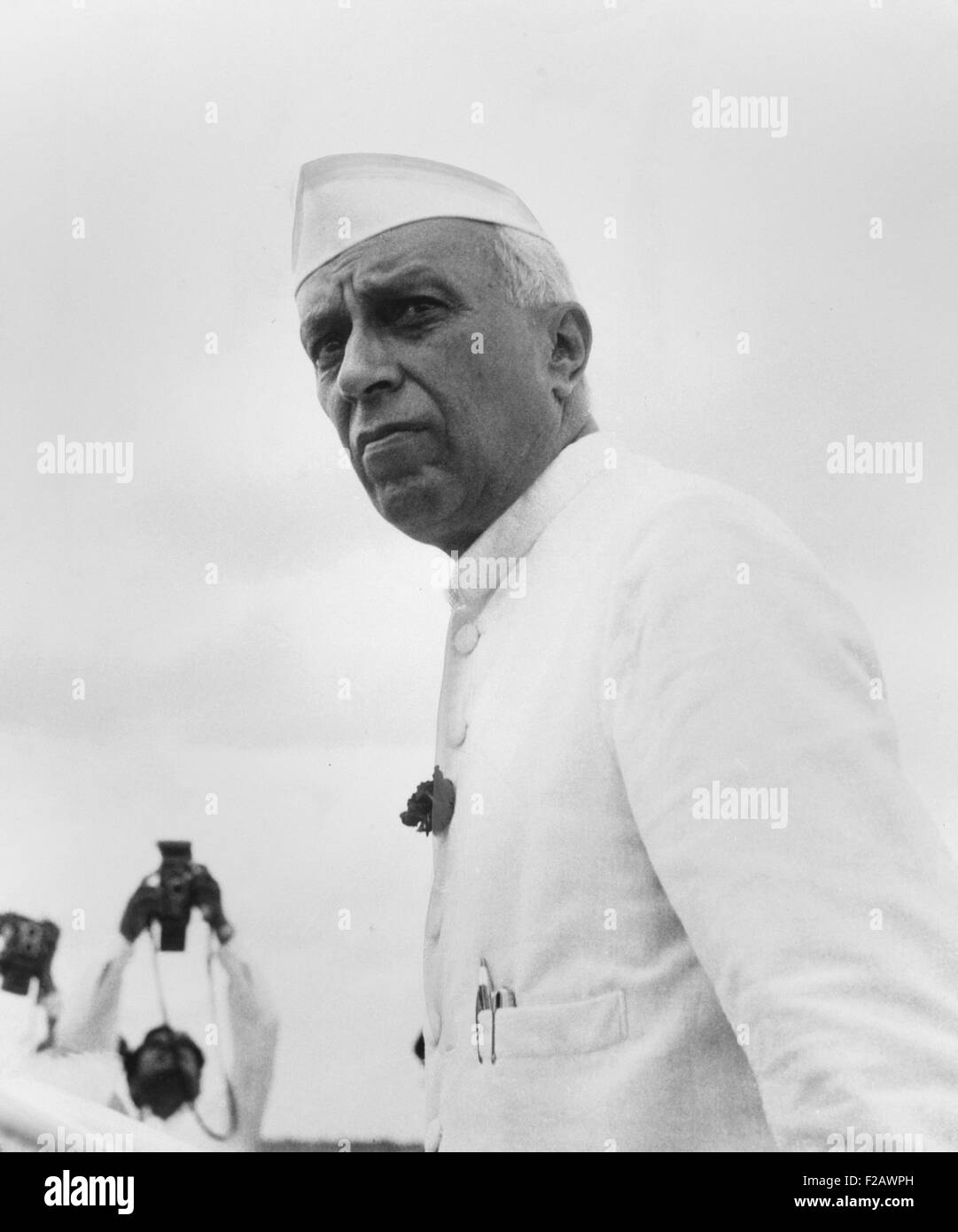 Primo Ministro dell'India Jawaharlal Nehru, ca. A gennaio 1955. Attore Roshan Seth raffigurato Nehru in Gandhi, 1982 film prodotto e Foto Stock