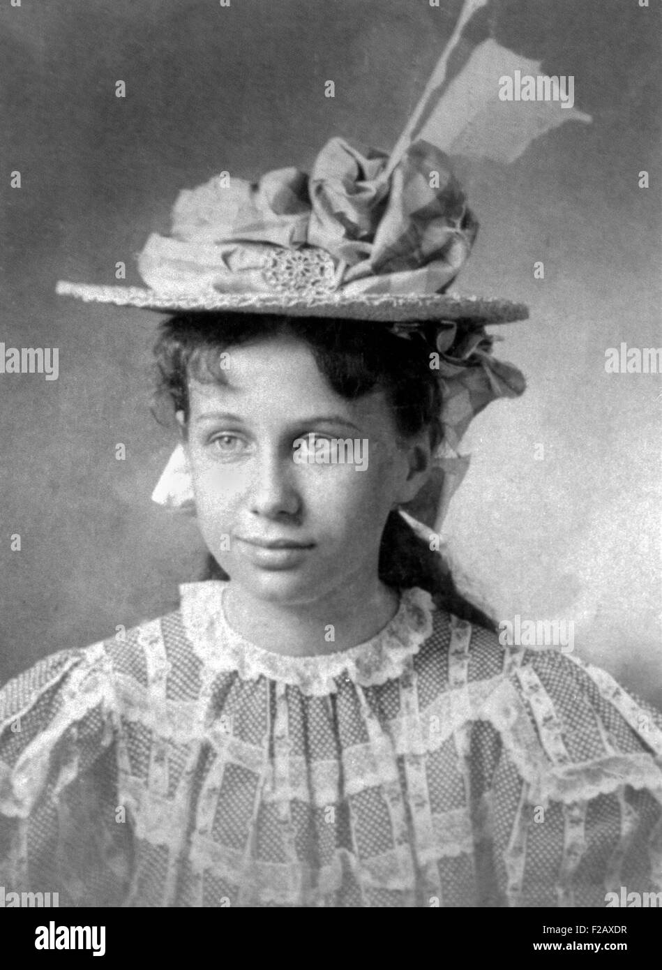 Giovani Bess Wallace, la futura First Lady Bess Truman. Luglio 1898. Bess e Truman si è laureato dalla High School nella stessa classe Foto Stock