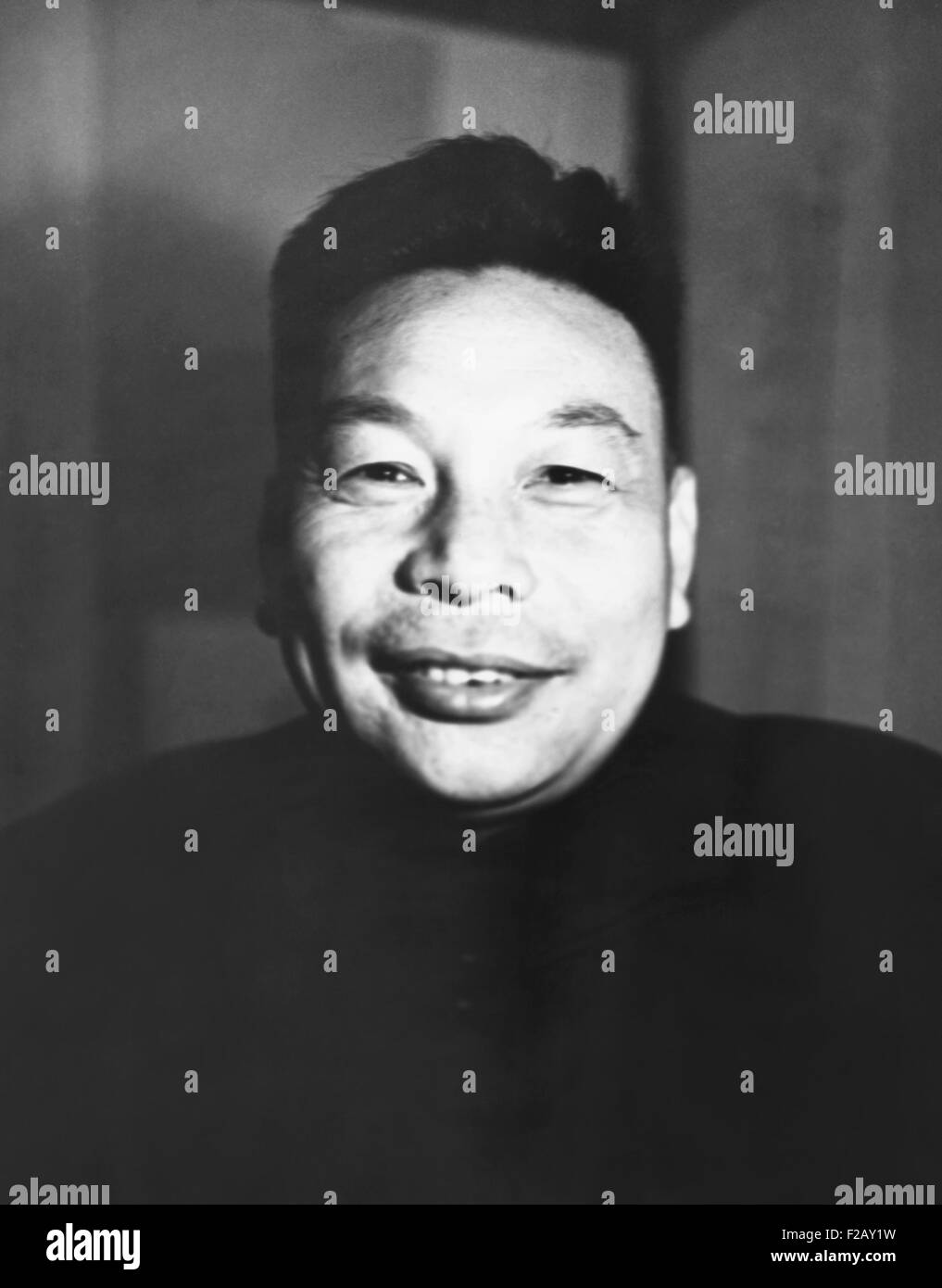 Chiang Ching-Kuo, segue il padre e la ritirata delle forze nazionaliste a Taiwan nel 1949. Il Generalissimo, Chiang Kai Shek, nominato suo figlio direttore della polizia segreta, che rimase fino al 1965. 1954 foto. (CSU 2015 9 927) Foto Stock